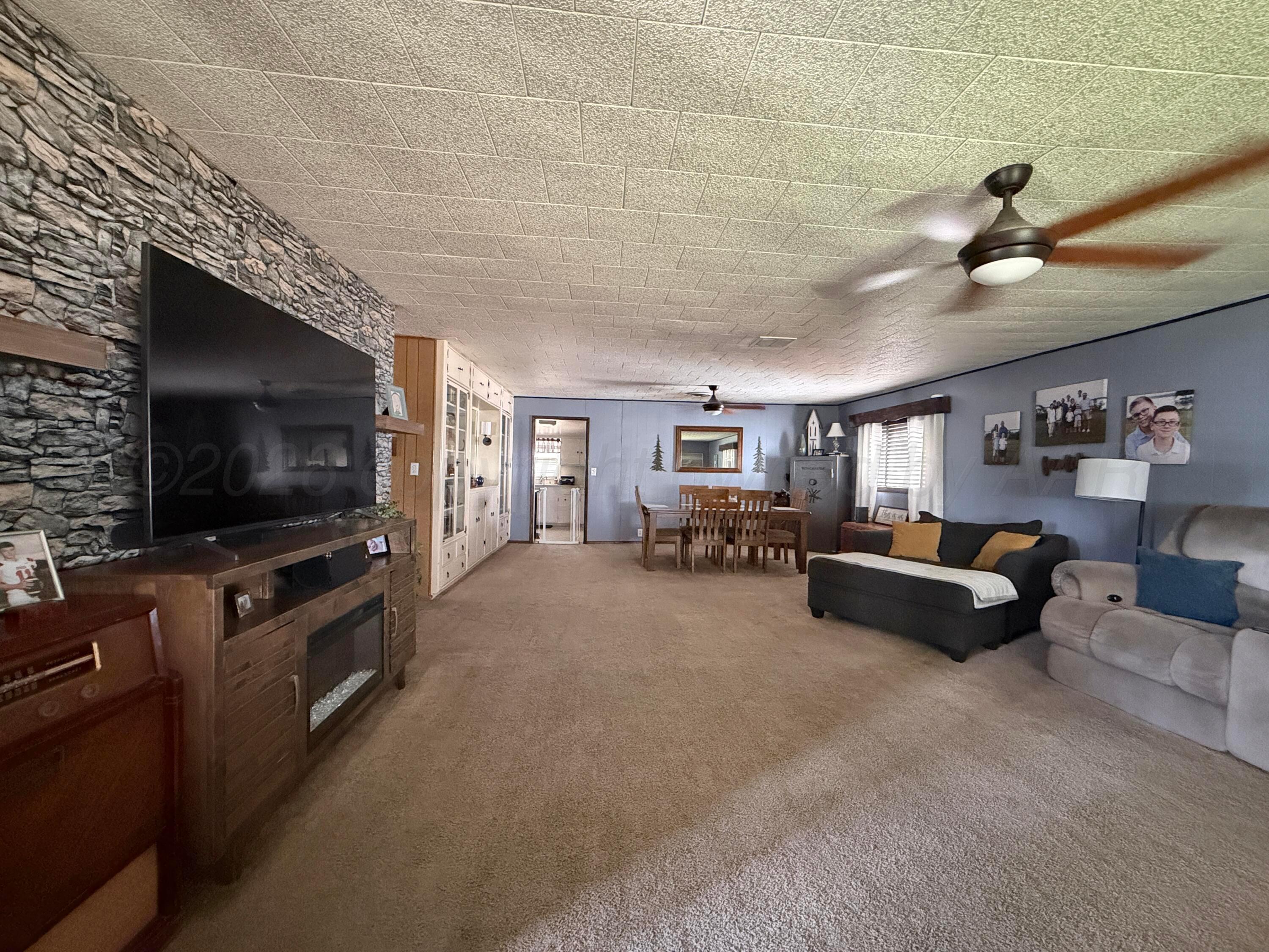 200 Cottonwood Street Property Photo 6