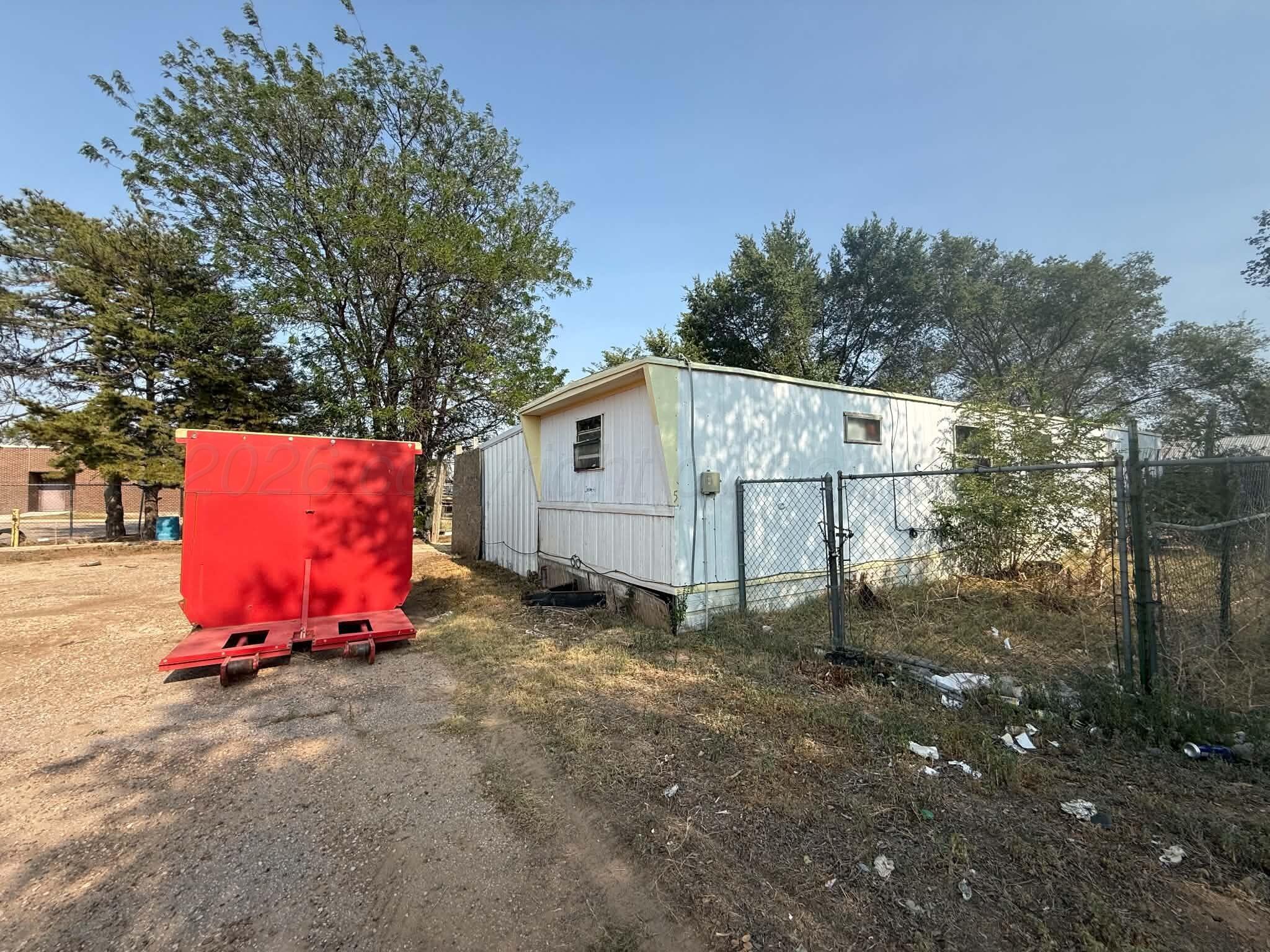 2002 N Mirror Street Property Photo 13