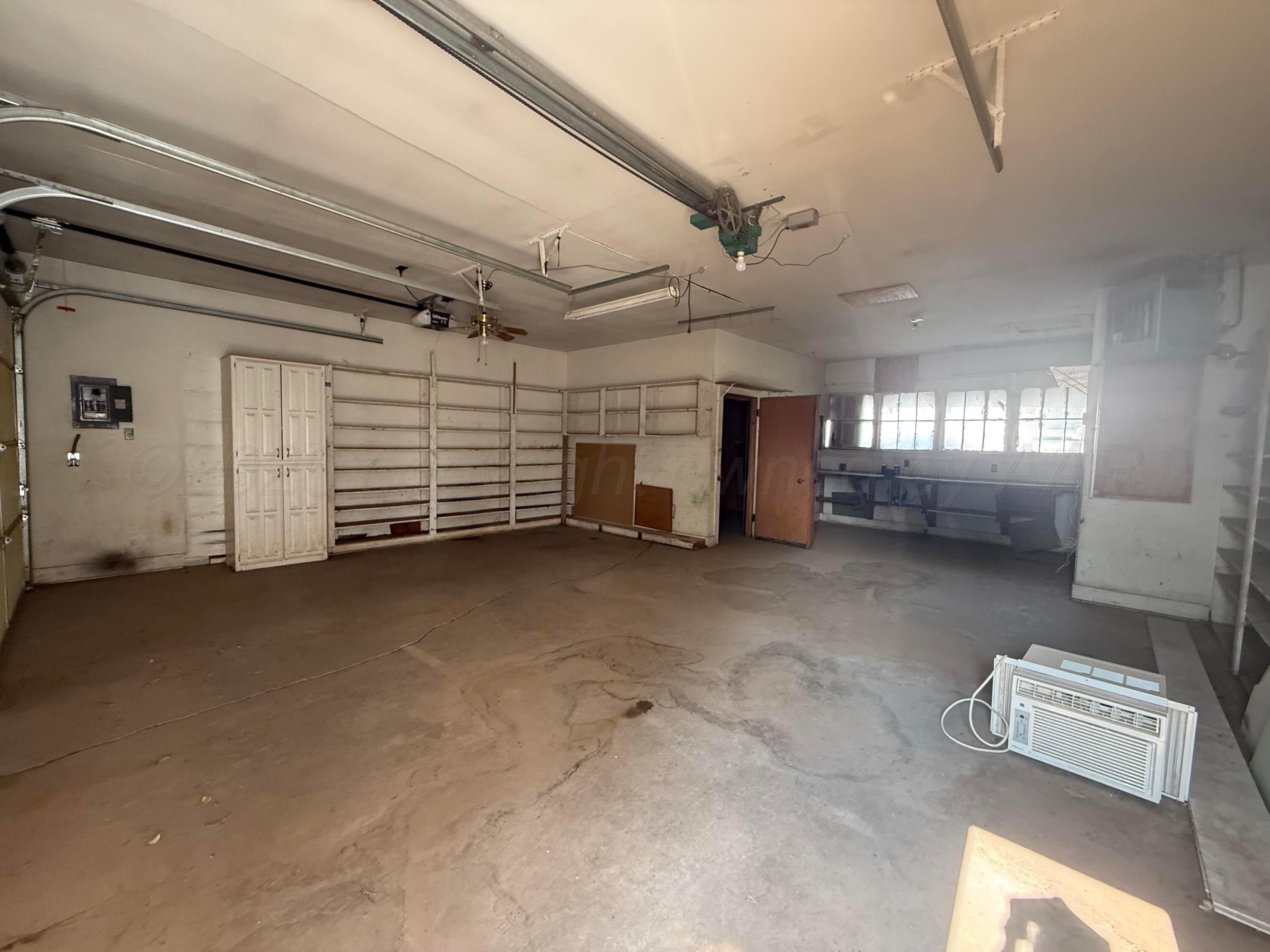2002 N Mirror Street Property Photo 16