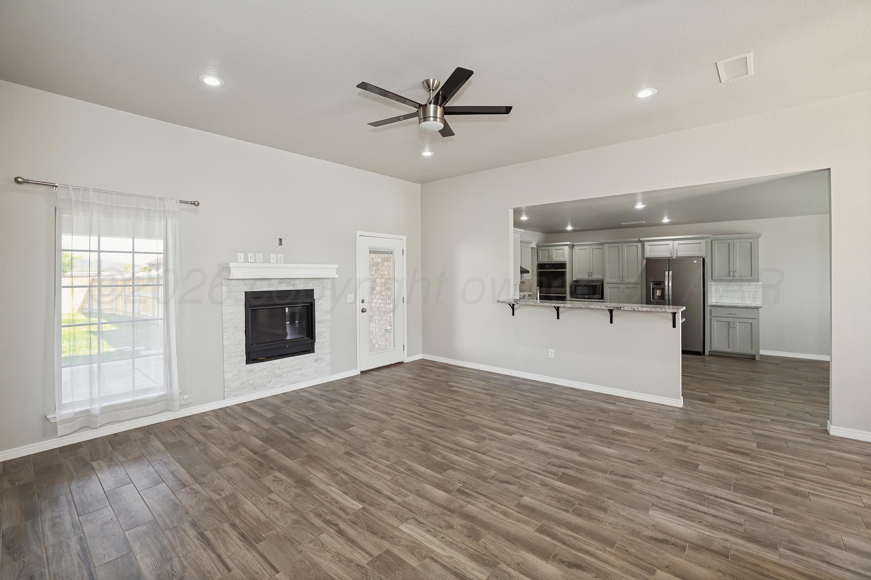 102 Axis Lane Property Photo 3