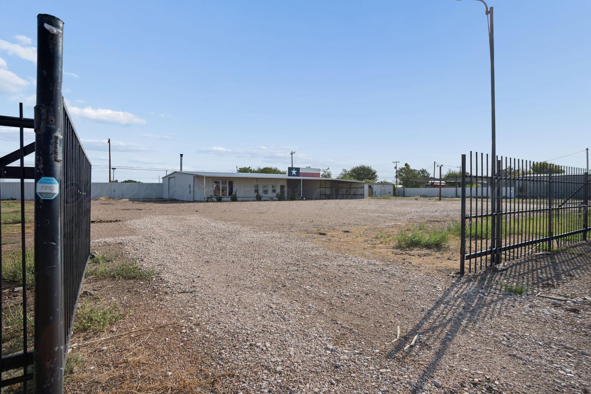525 E Broadway Street Property Photo 1
