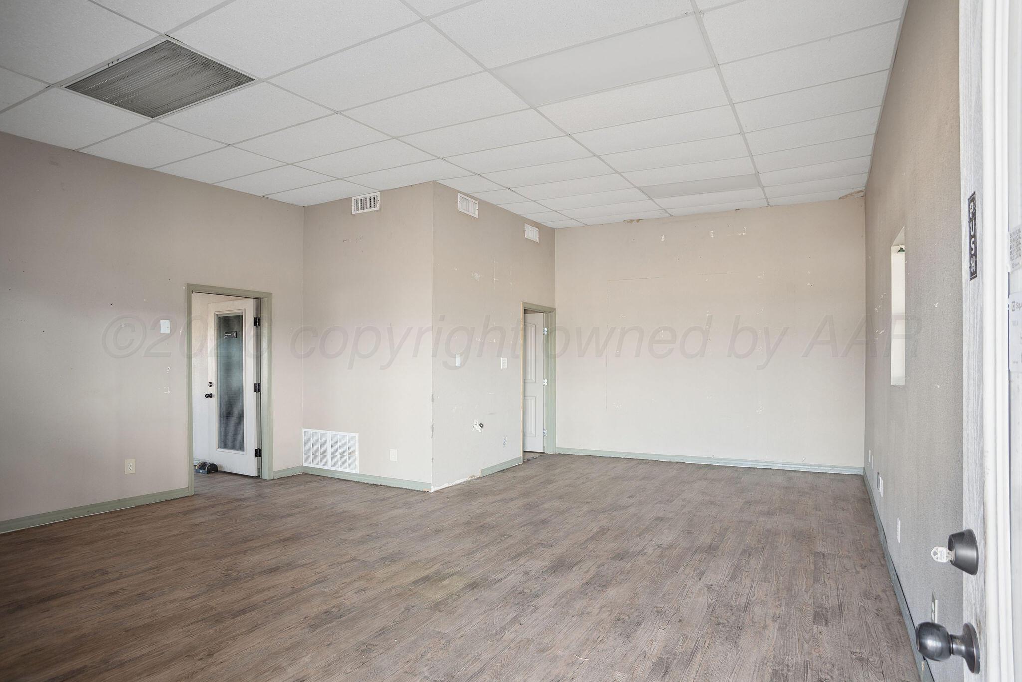 525 E Broadway Street Property Photo 3