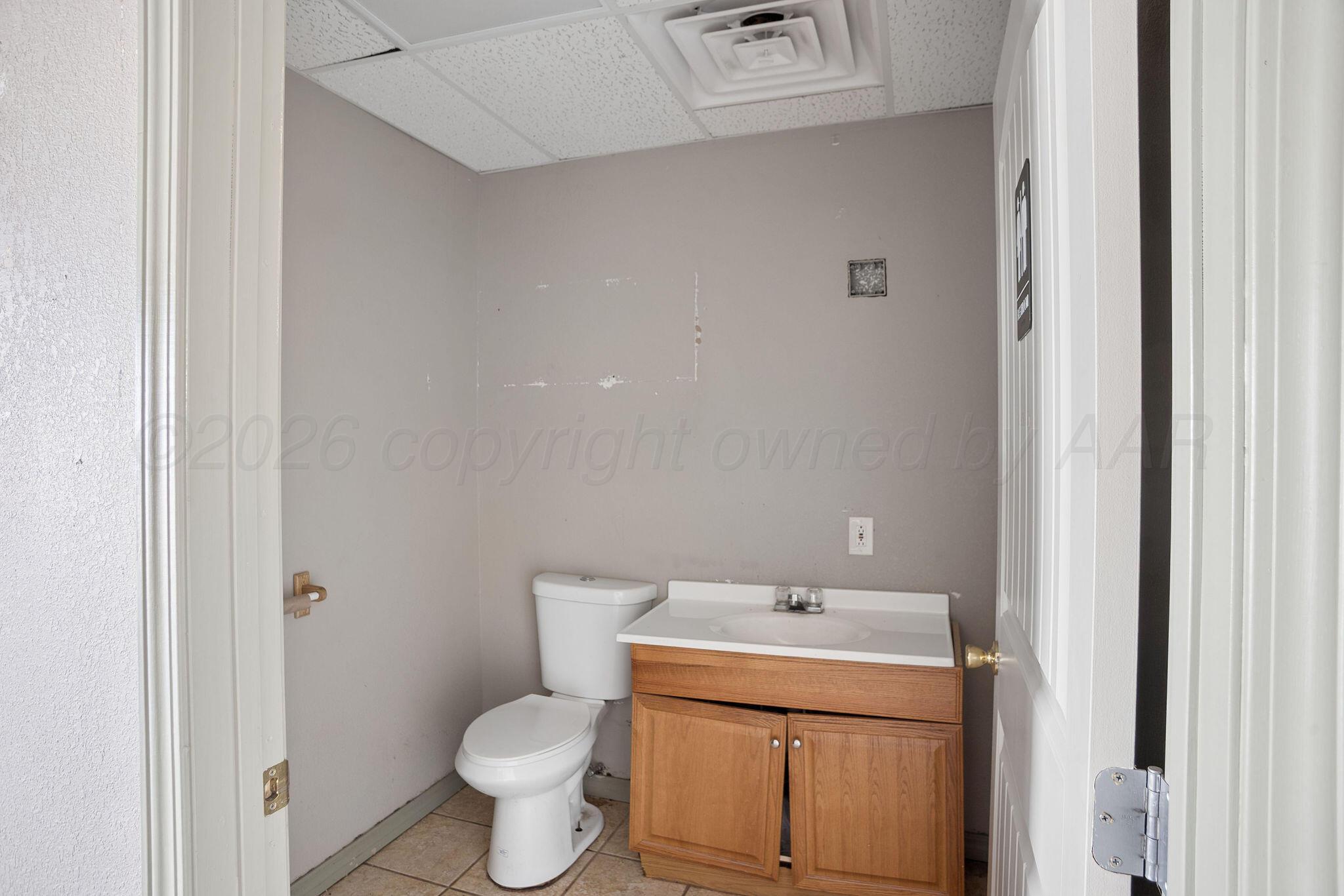 525 E Broadway Street Property Photo 4