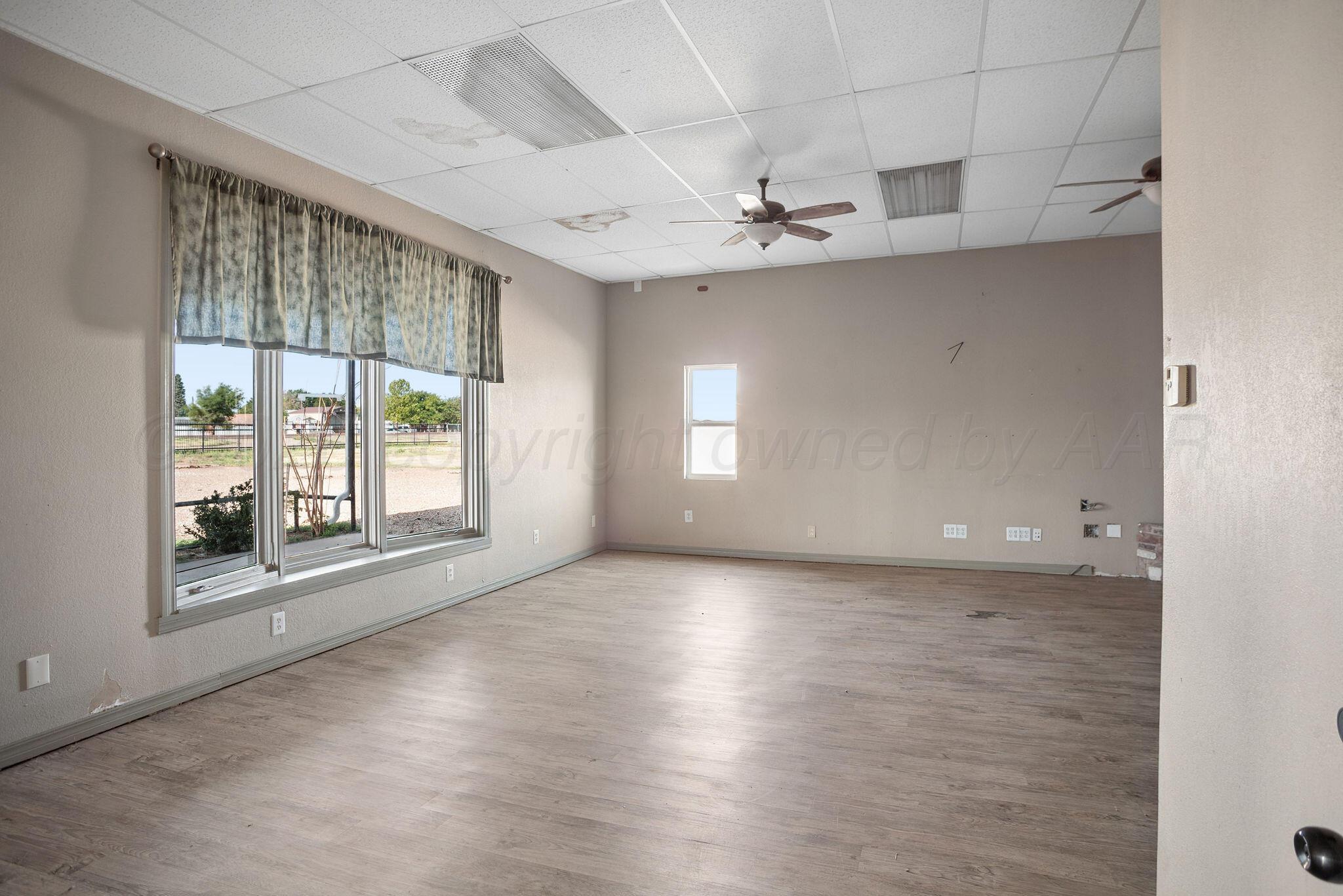 525 E Broadway Street Property Photo 6