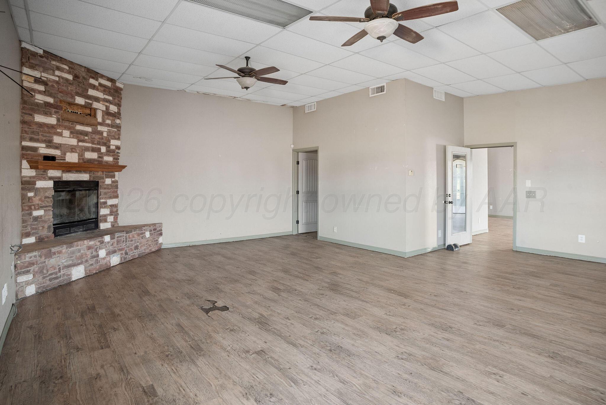 525 E Broadway Street Property Photo 9