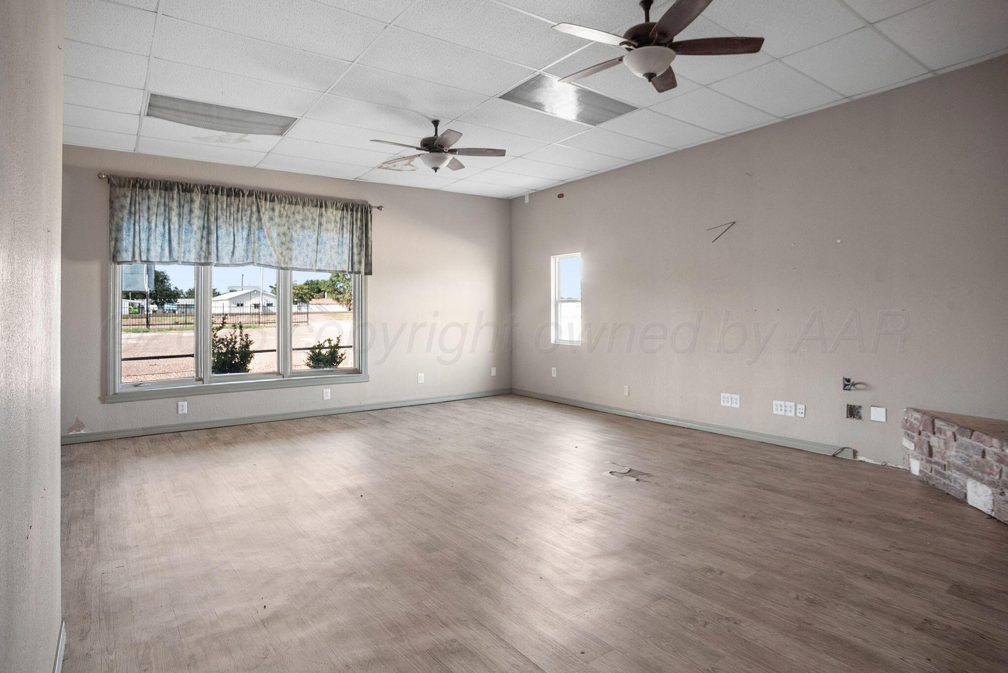 525 E Broadway Street Property Photo 10
