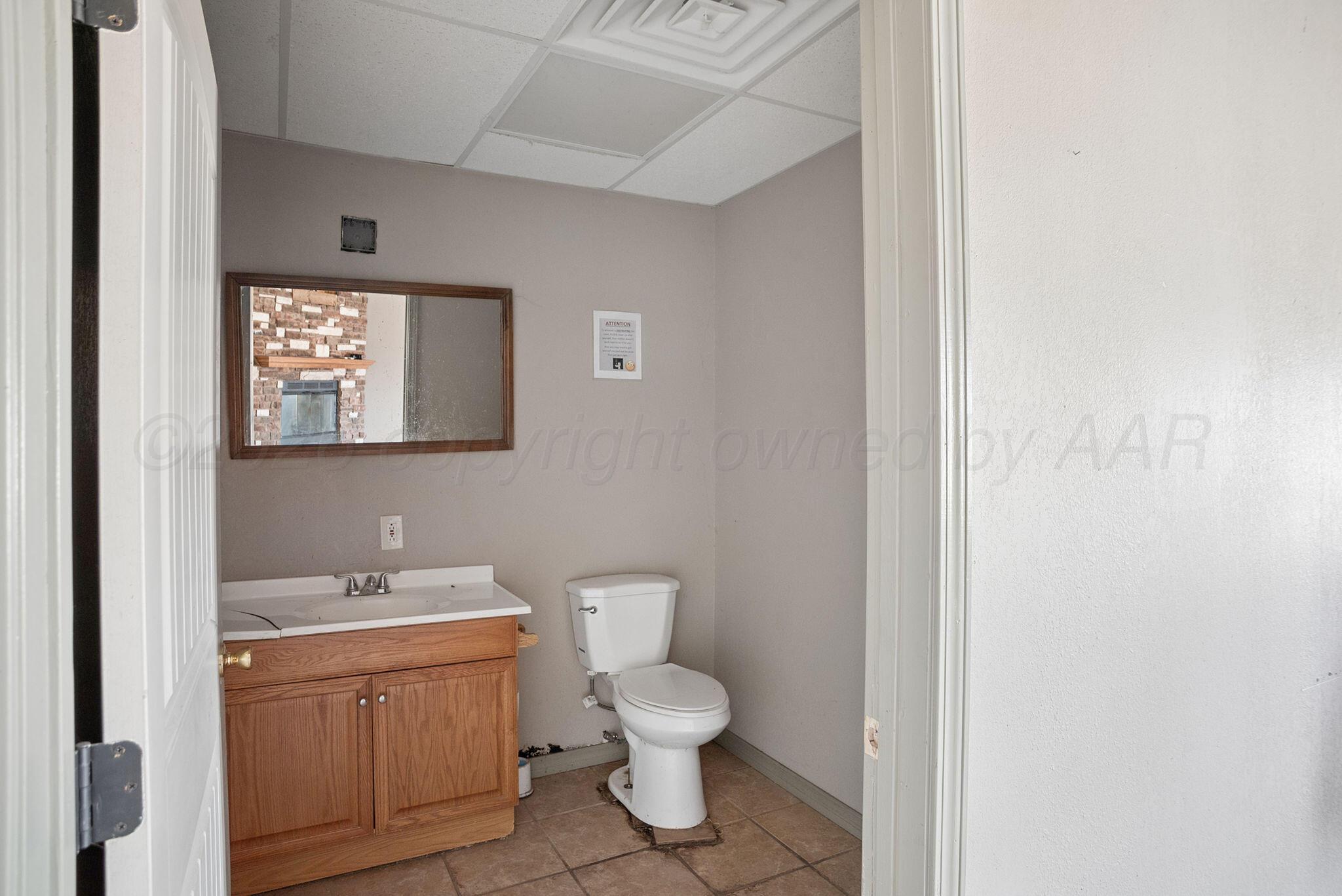 525 E Broadway Street Property Photo 11