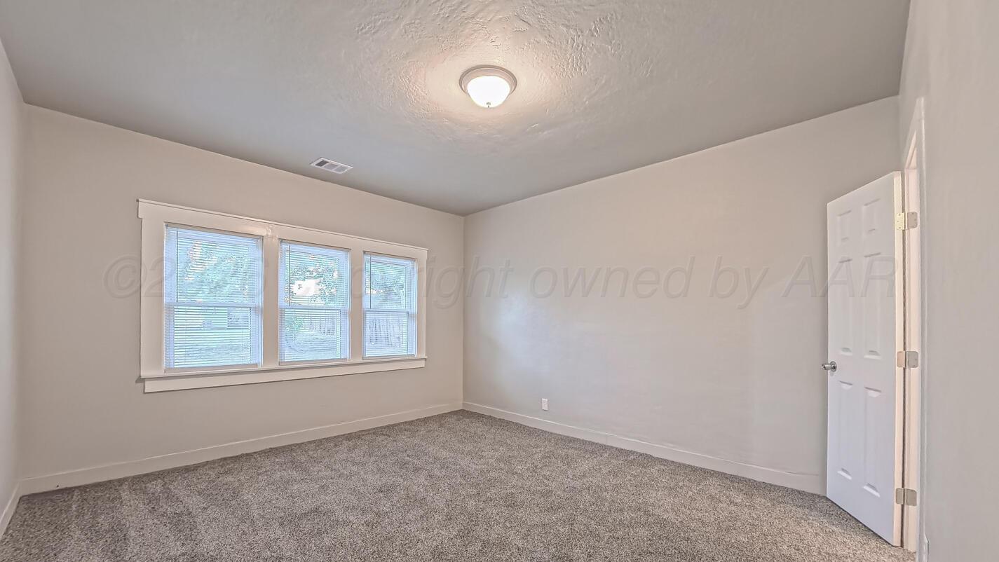 1316 Withers Avenue Property Photo 11
