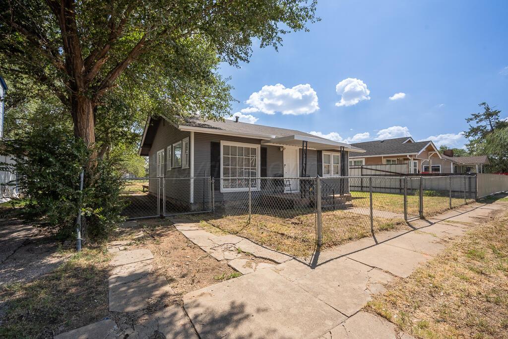 803 S Alabama Street Property Photo 3