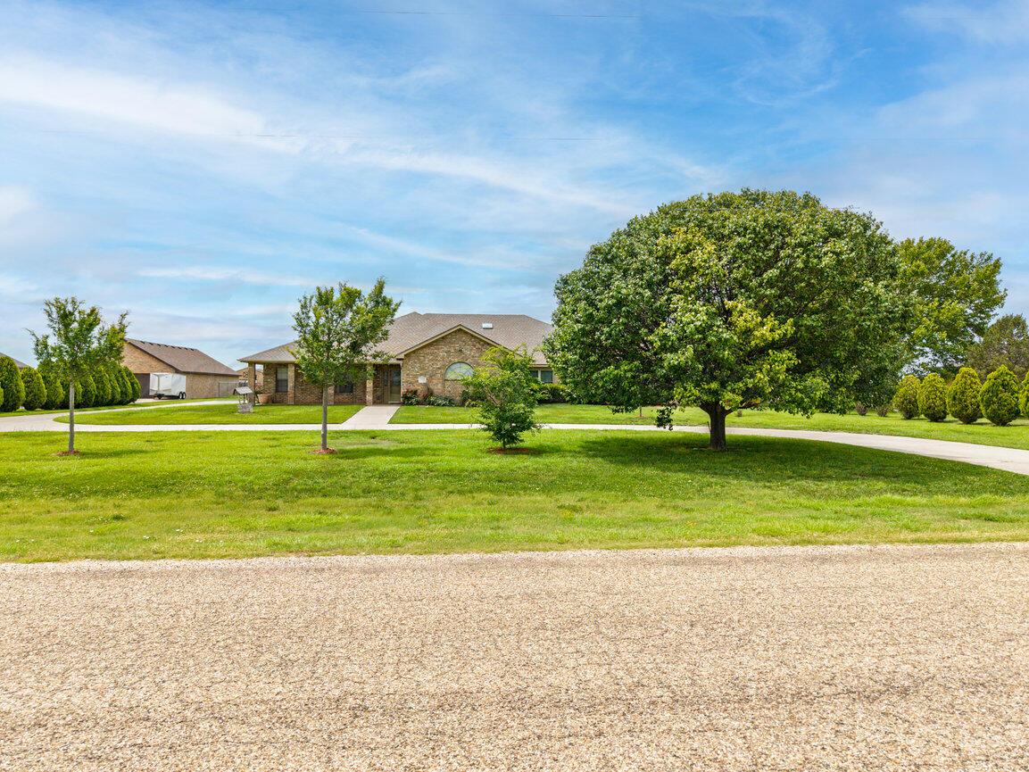 1800 Jacoda Avenue Property Photo 8