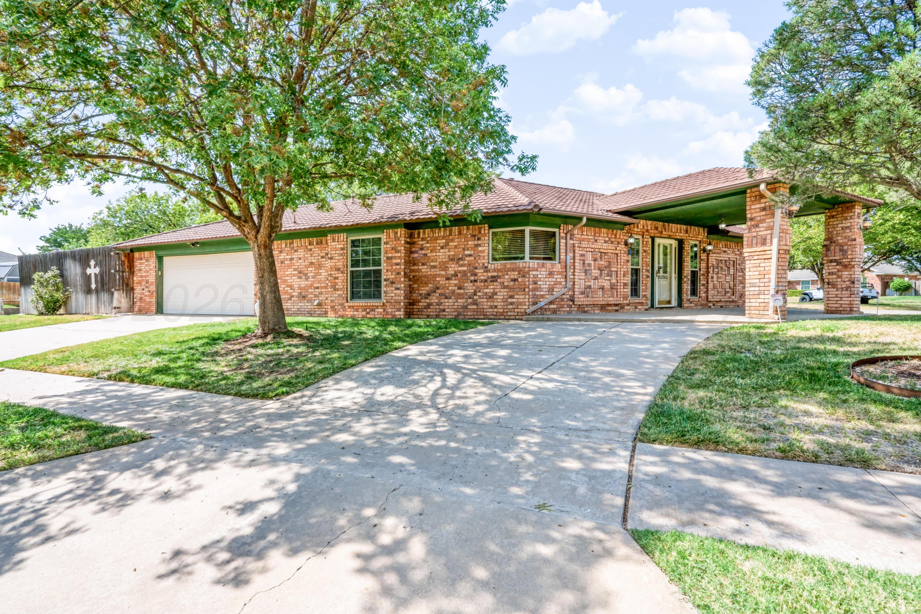 6101 Ridgewood Drive Property Photo 1