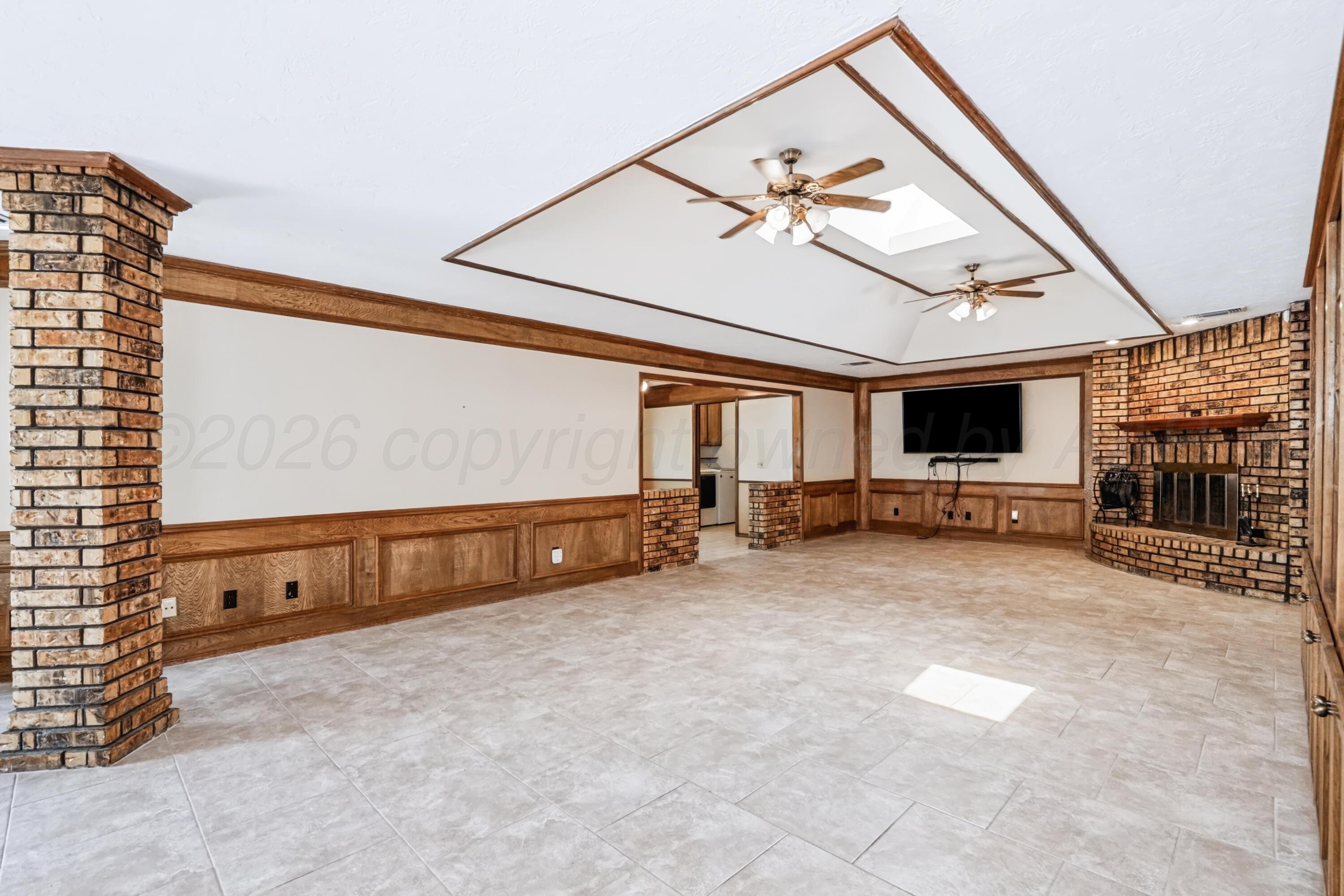 6101 Ridgewood Drive Property Photo 4