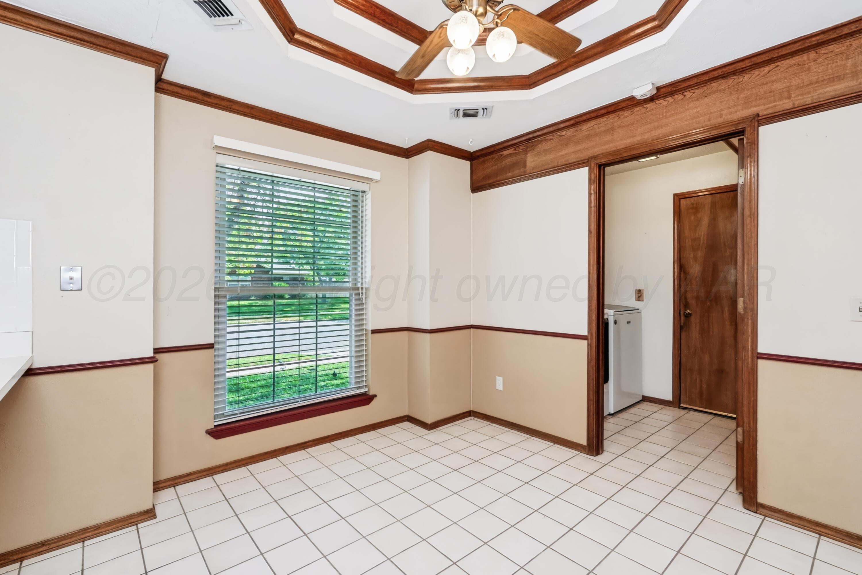 6101 Ridgewood Drive Property Photo 6