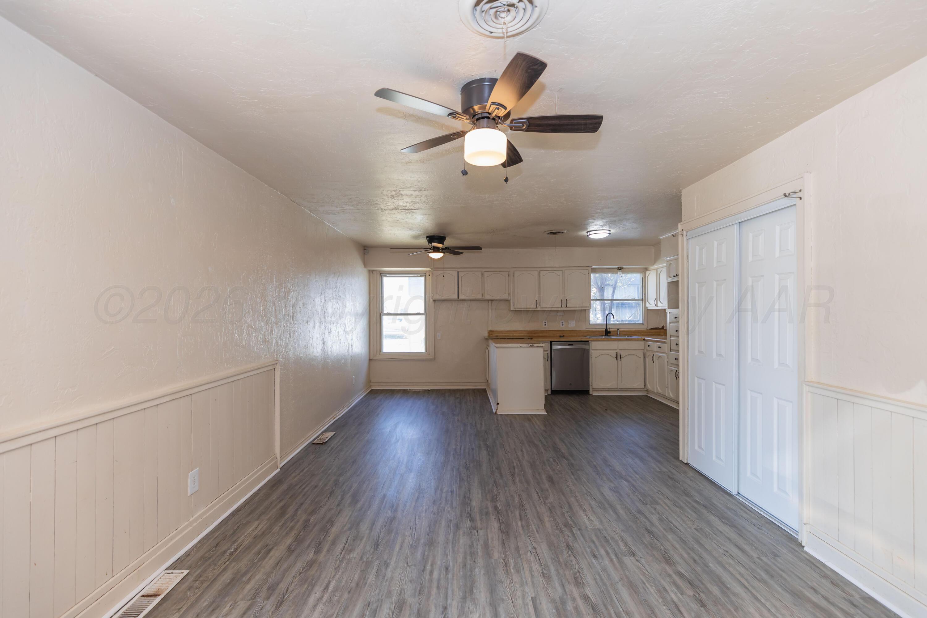 1044 W Cinderella Drive Property Photo 4