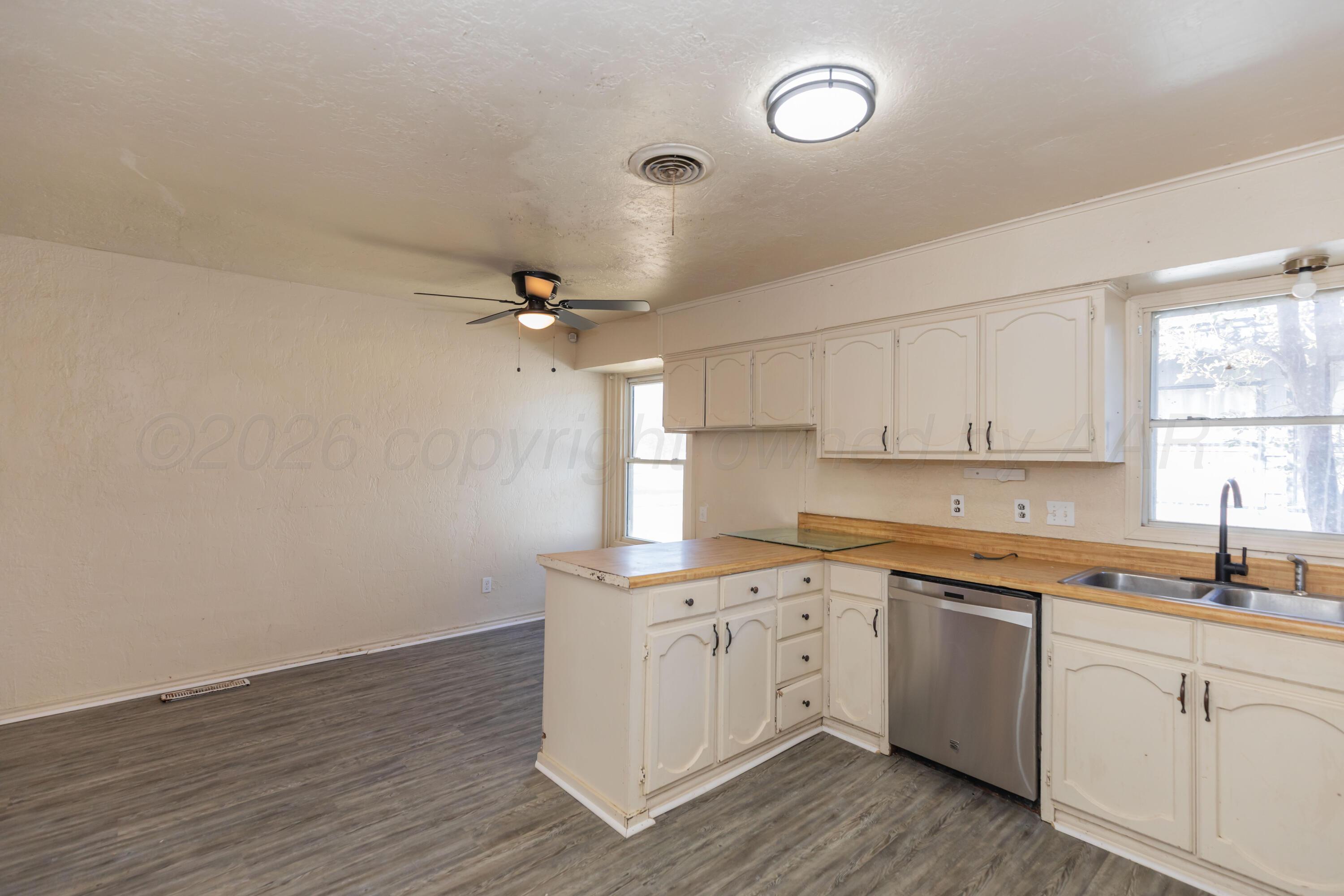 1044 W Cinderella Drive Property Photo 15