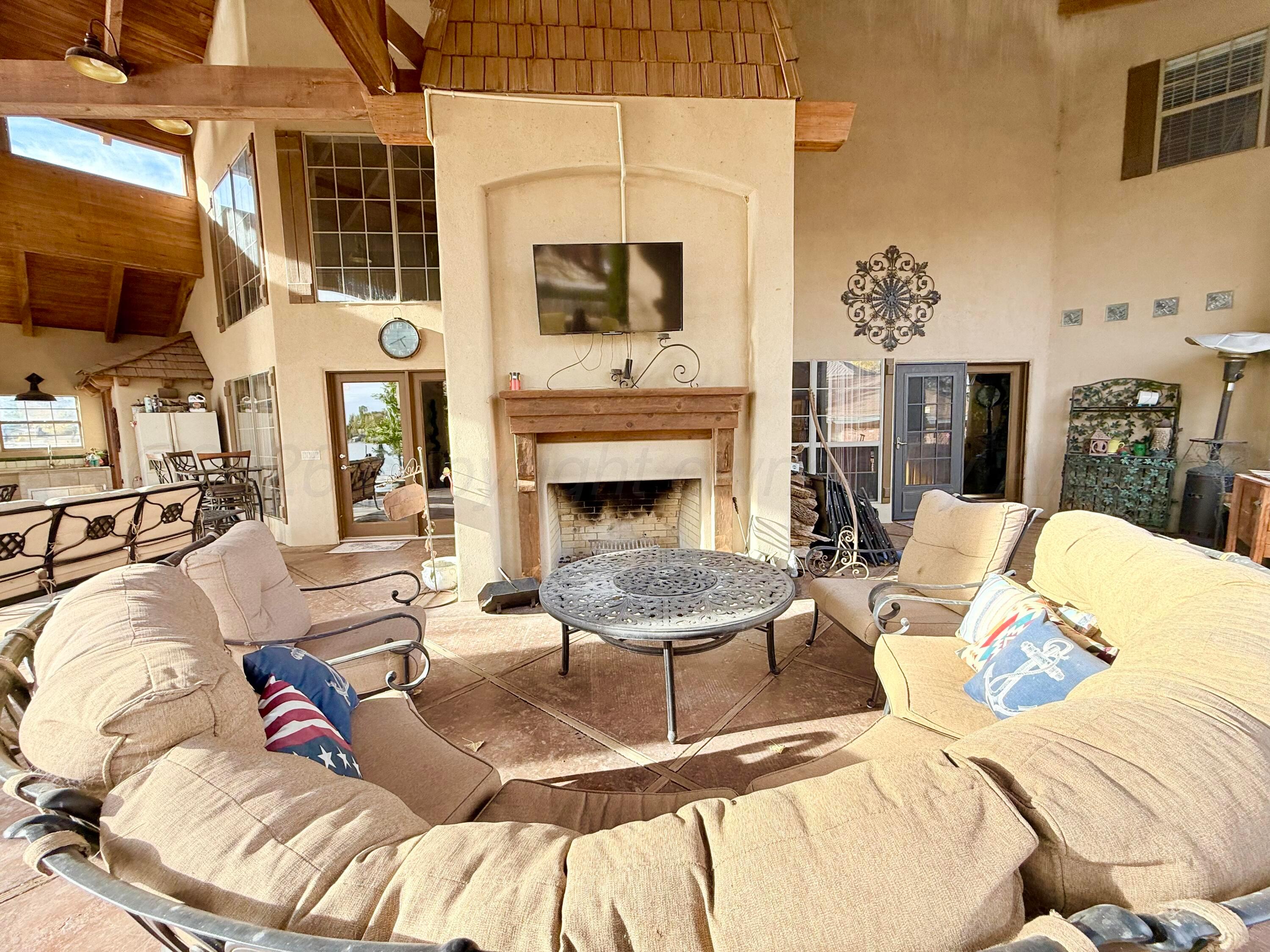 516 N Shore Drive Property Photo 13