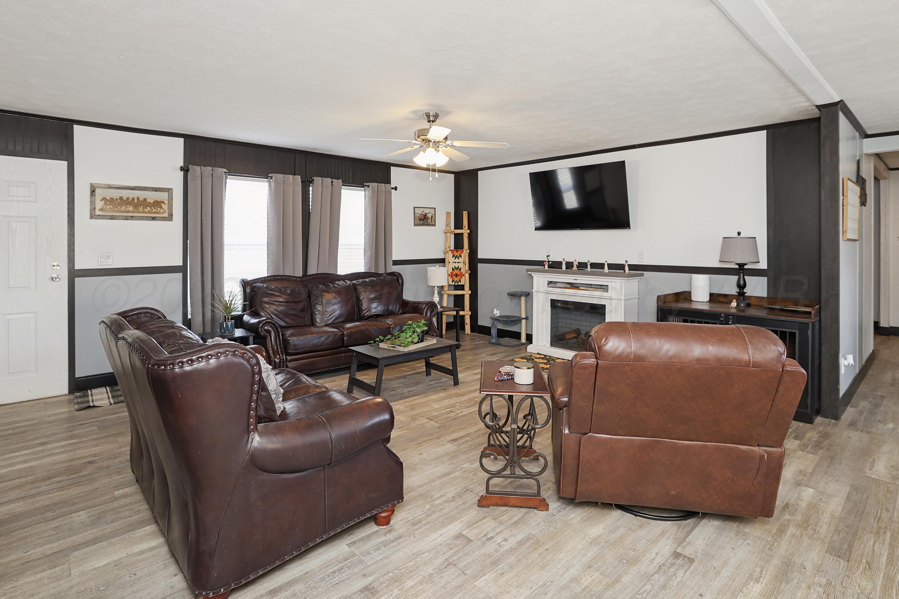 10501 Riker Lane Property Photo 9