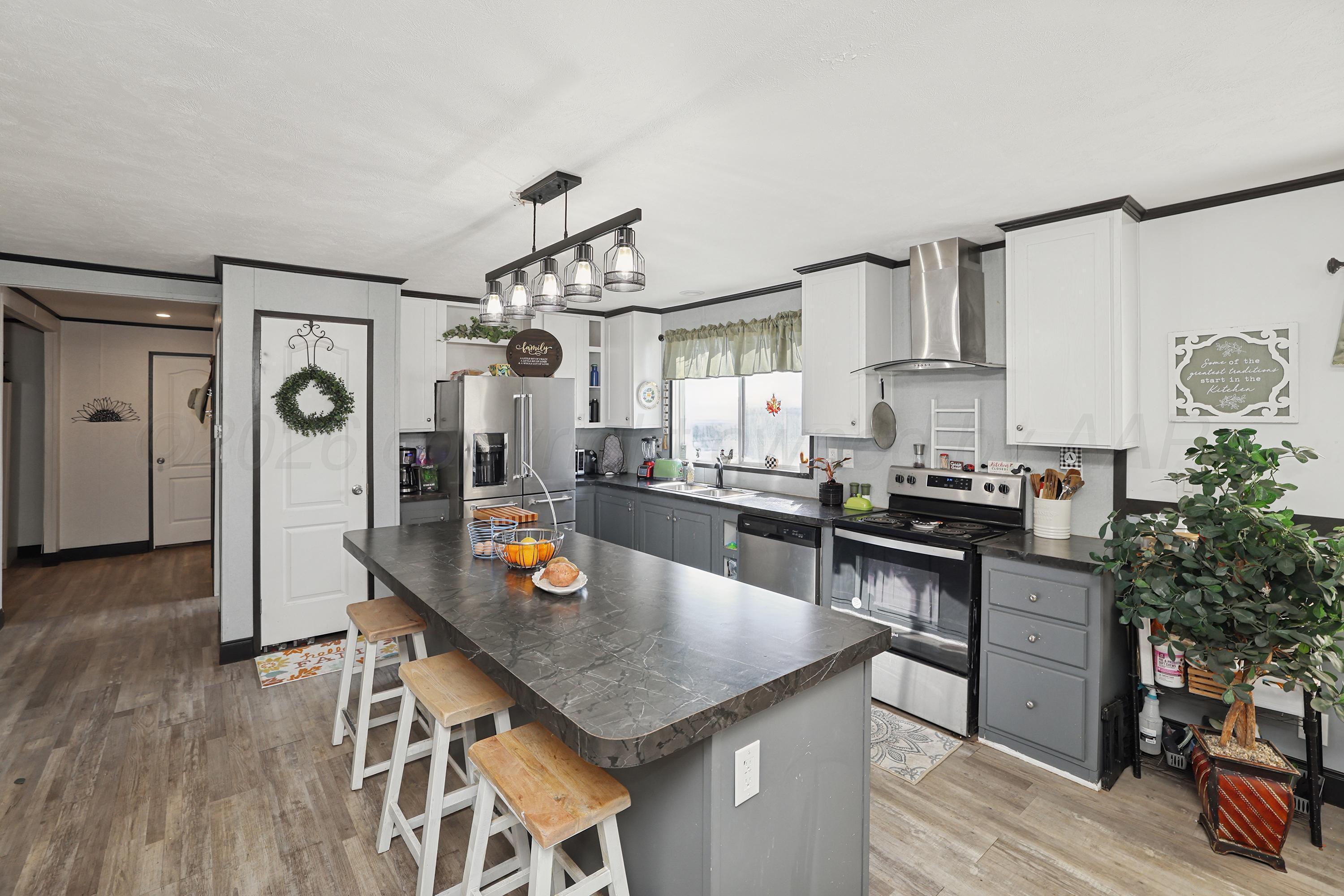 10501 Riker Lane Property Photo 13
