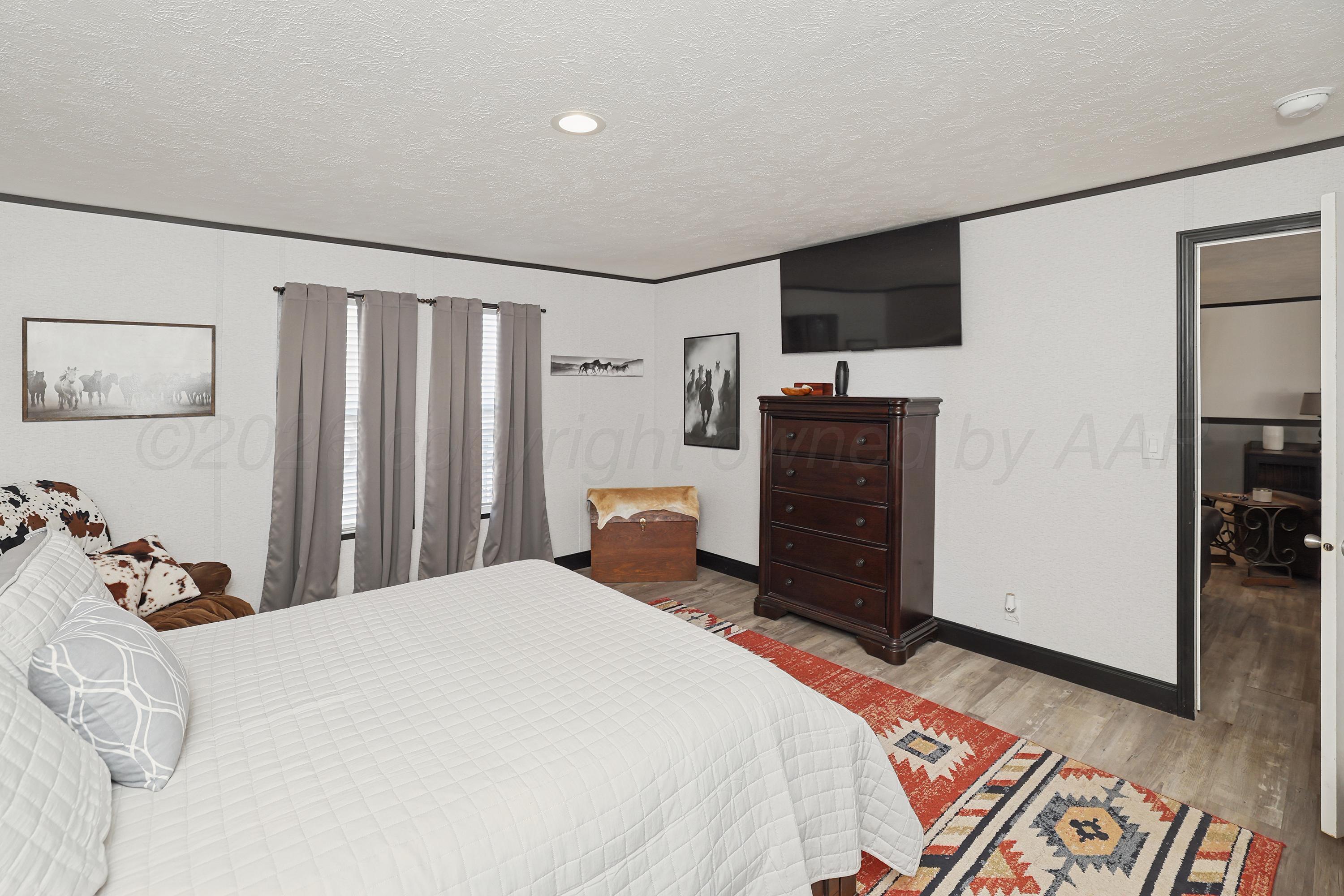 10501 Riker Lane Property Photo 16