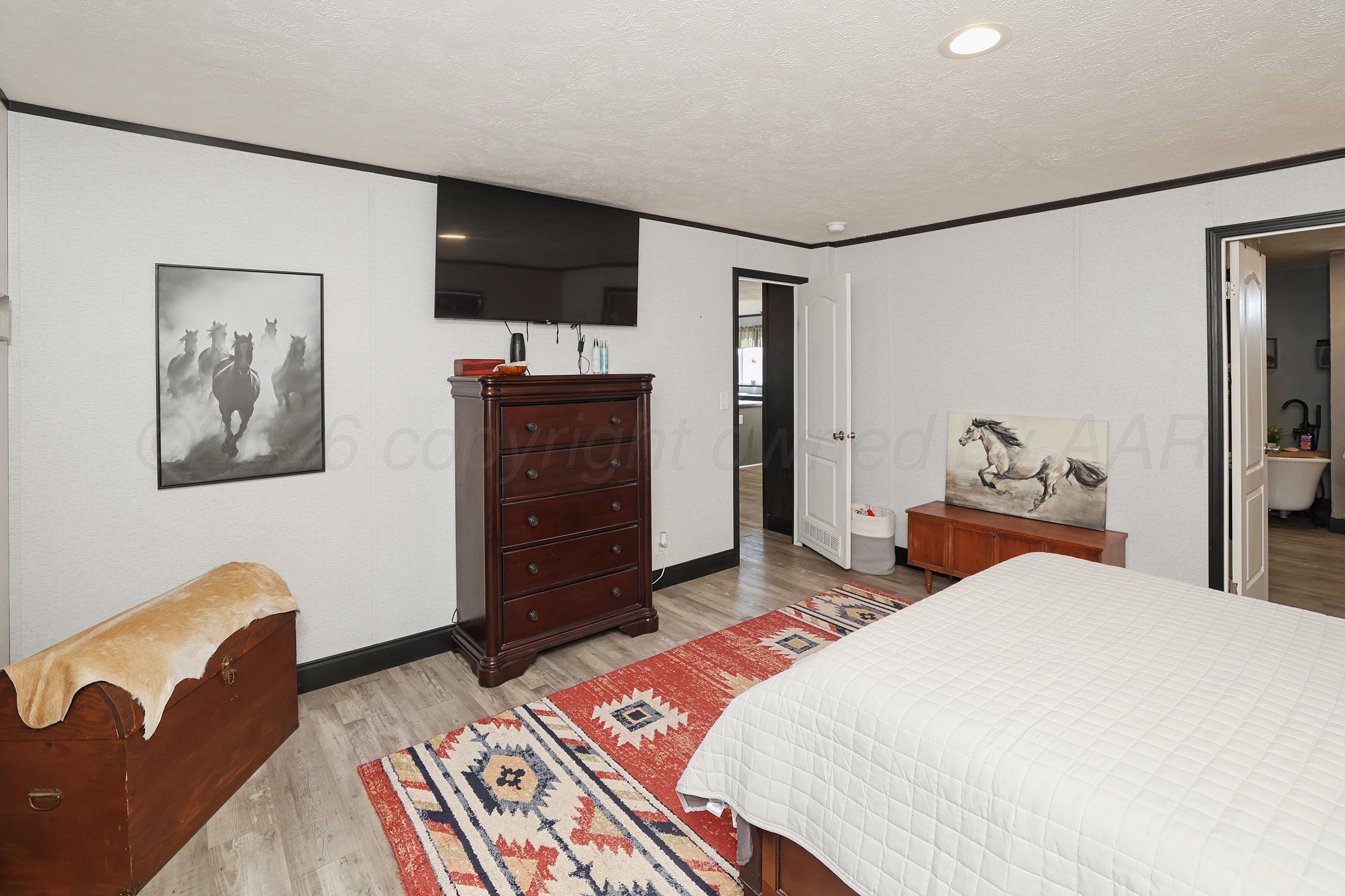 10501 Riker Lane Property Photo 17