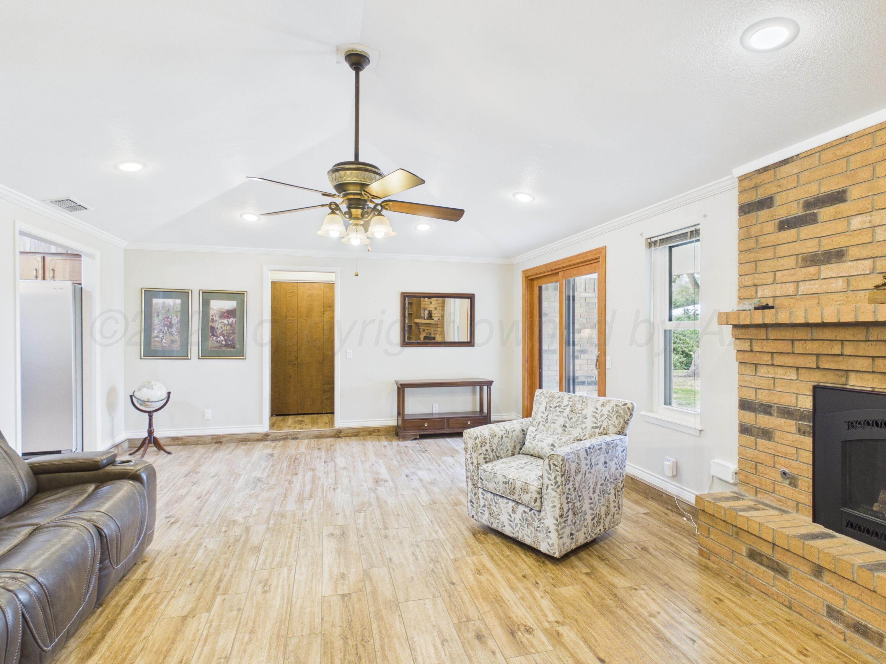 303 Coronado Street Property Photo 8