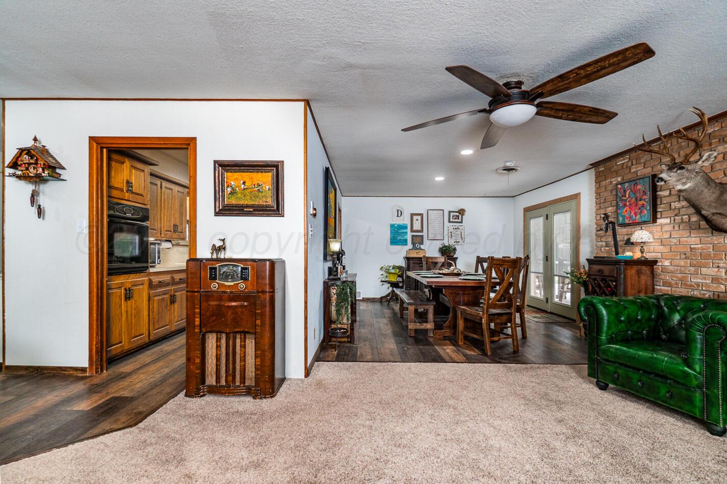 210 Comanche Trail Property Photo 10