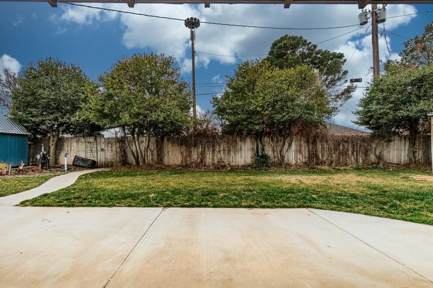 210 Comanche Trail Property Photo 28