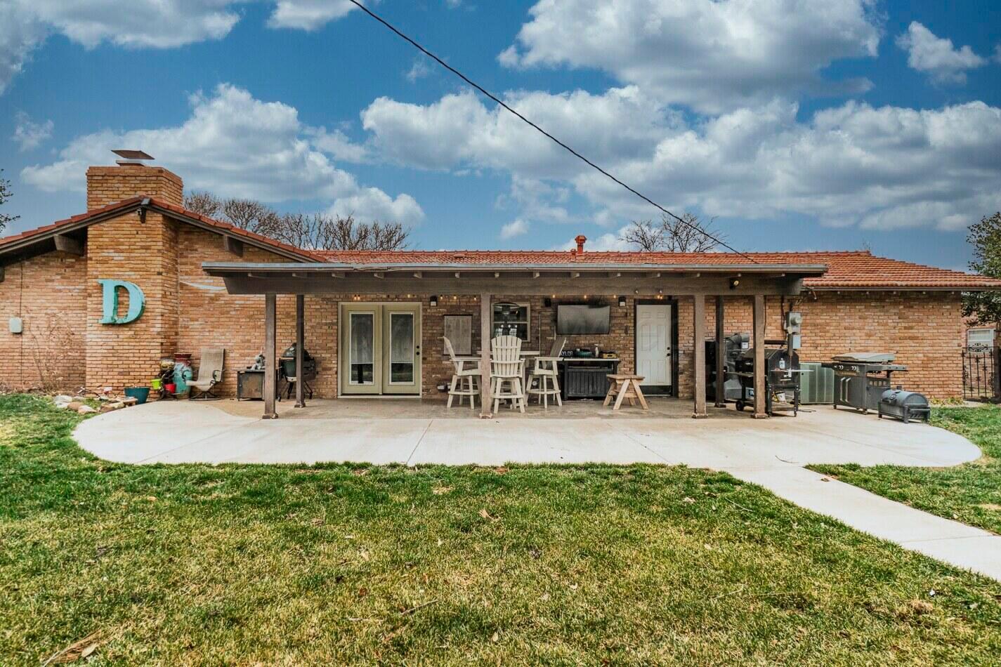 210 Comanche Trail Property Photo 31