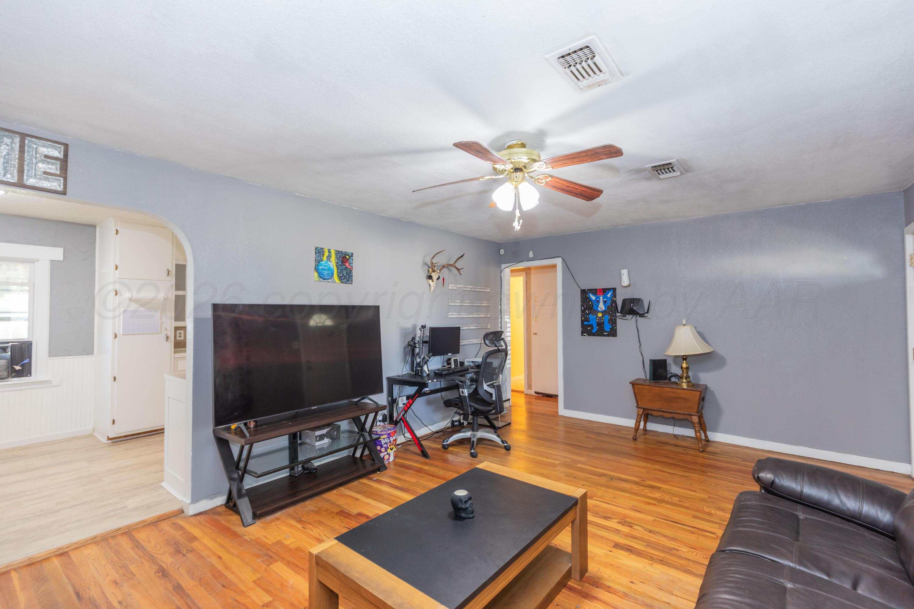 2114 Williston Street Property Photo 6