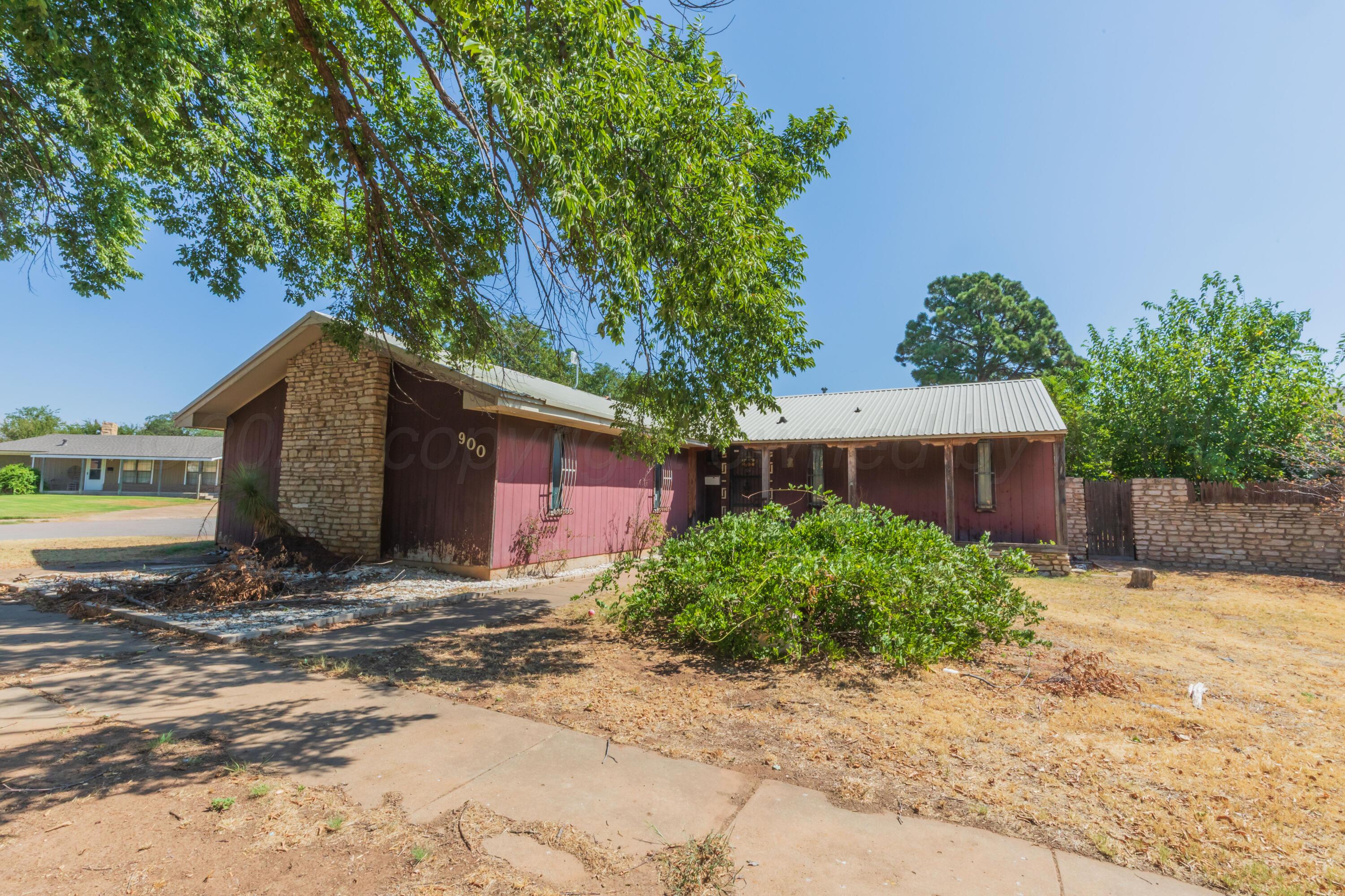 900 S Madden Street Property Photo 2