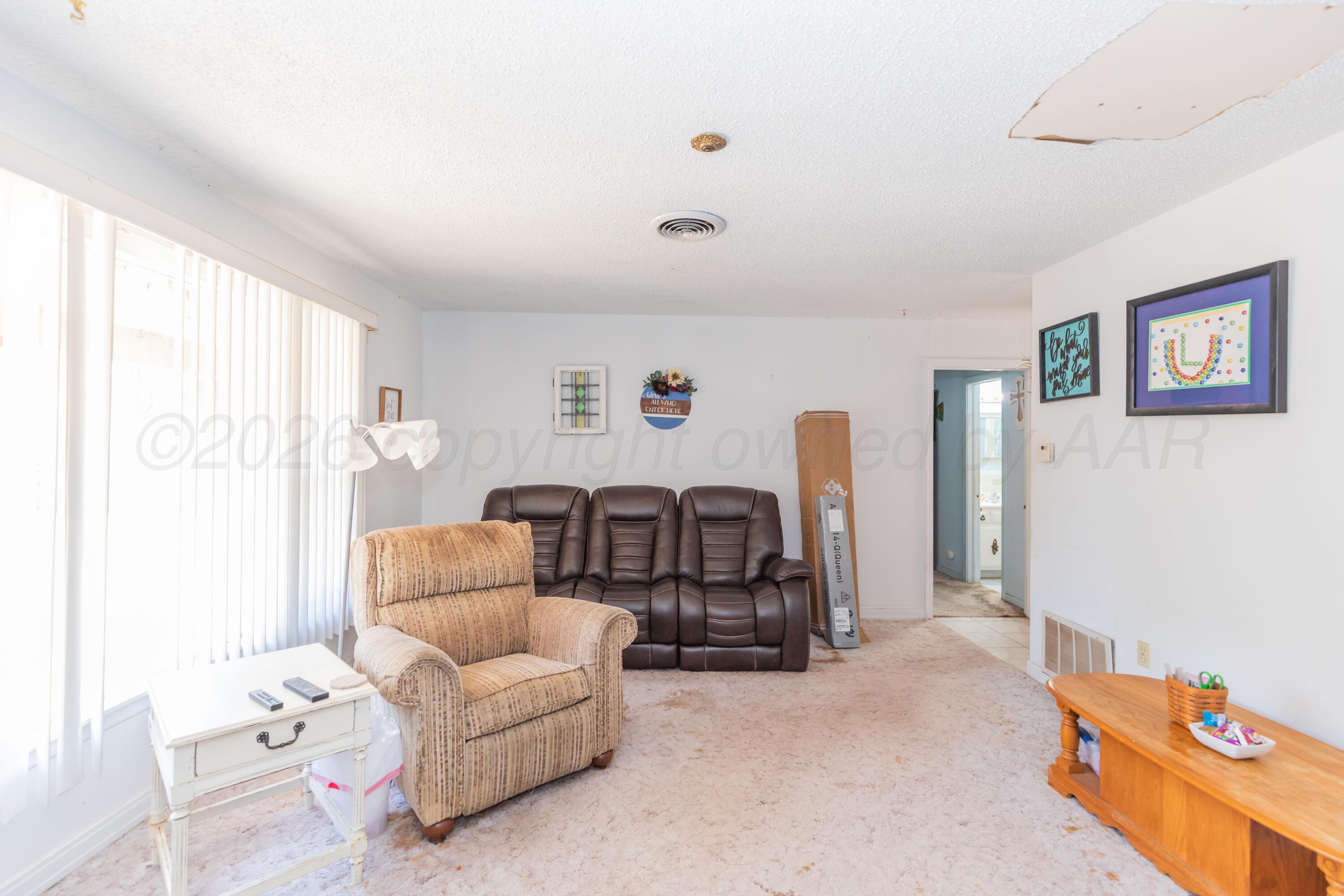 900 S Madden Street Property Photo 3