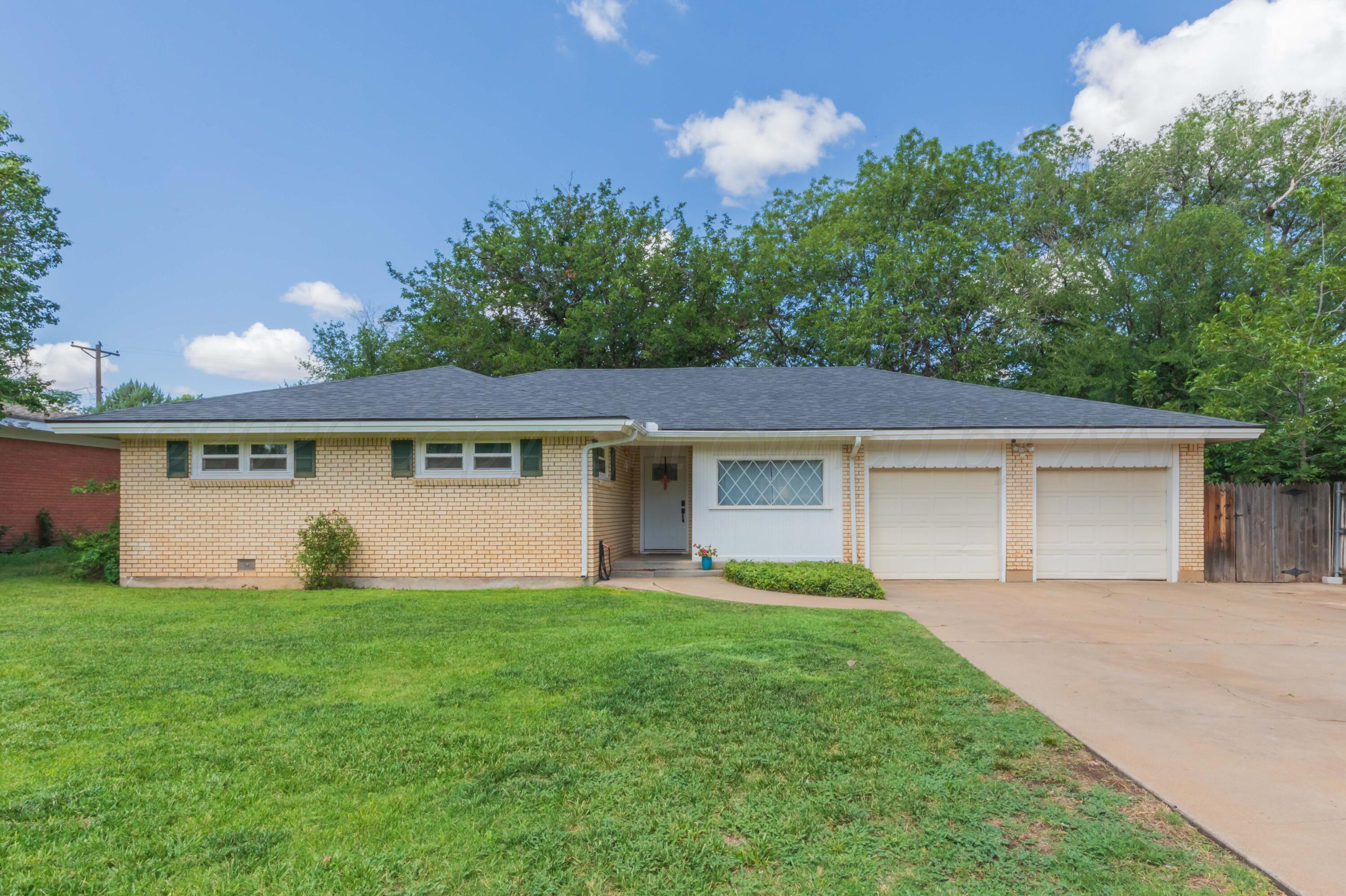 3702 LYNETTE Drive Property Photo 1