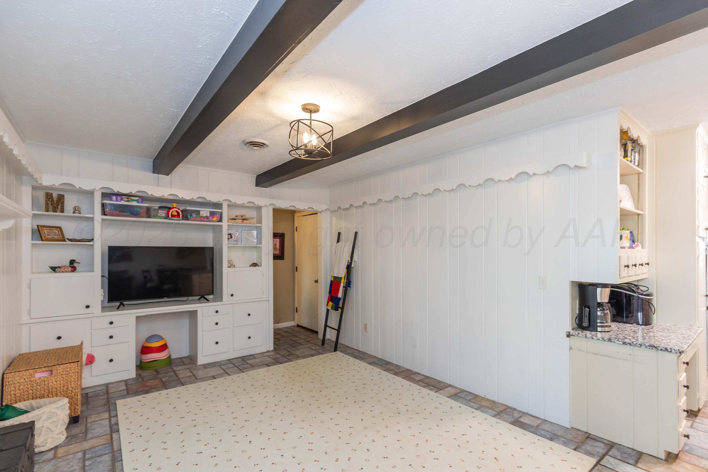 3702 Lynette Drive Property Photo 12