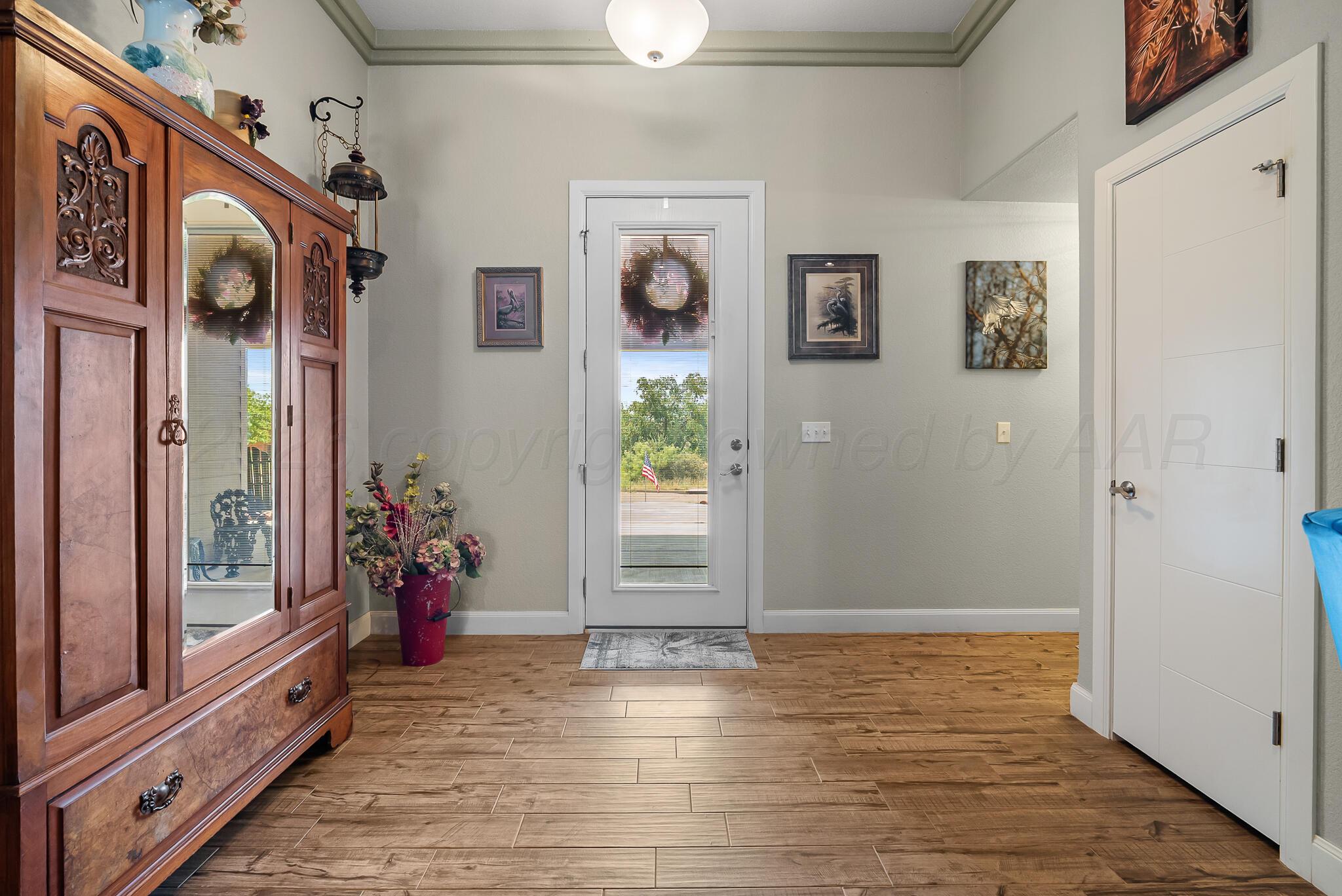 109 Lago Vista Street Property Photo 5