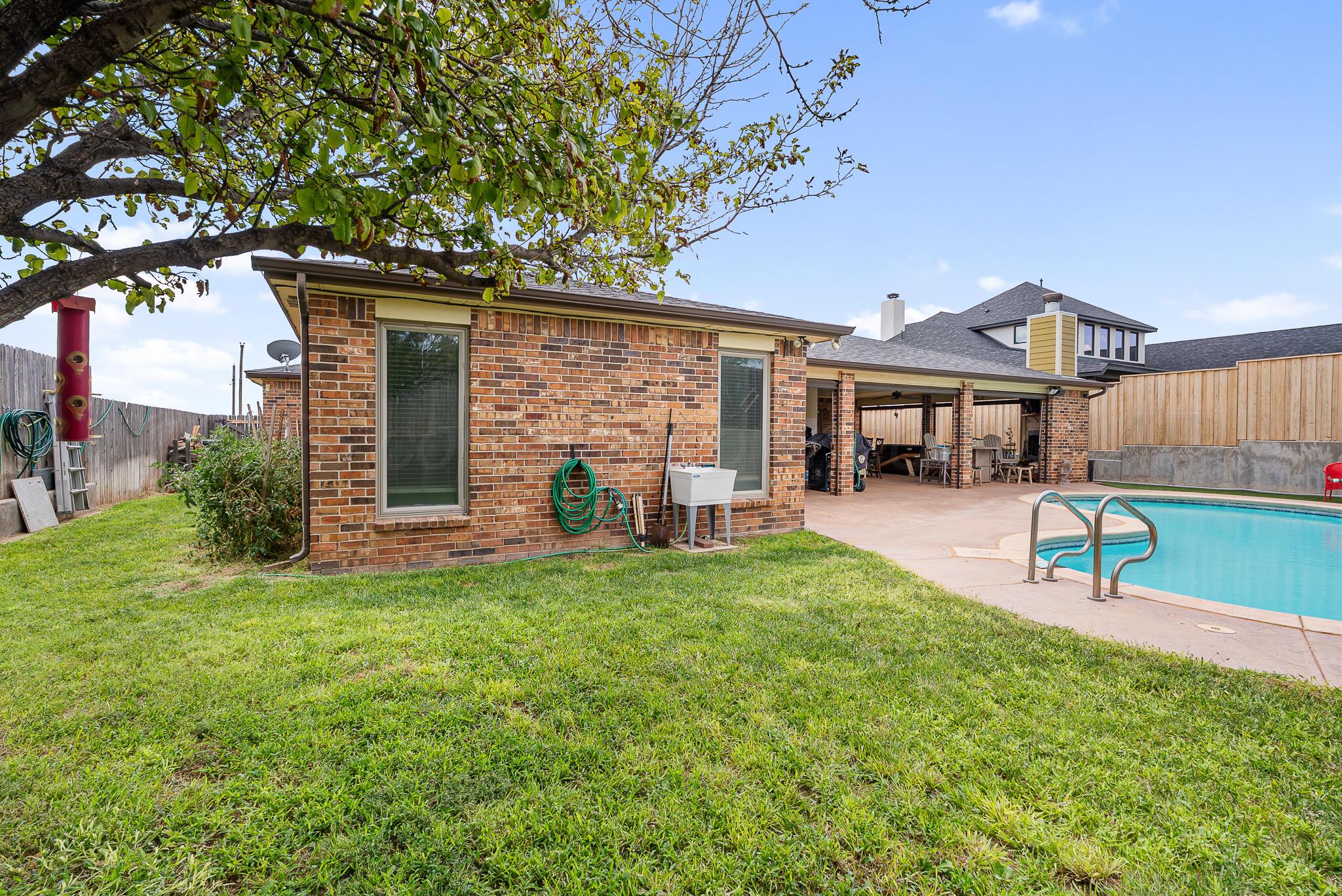 109 Lago Vista Street Property Photo 34
