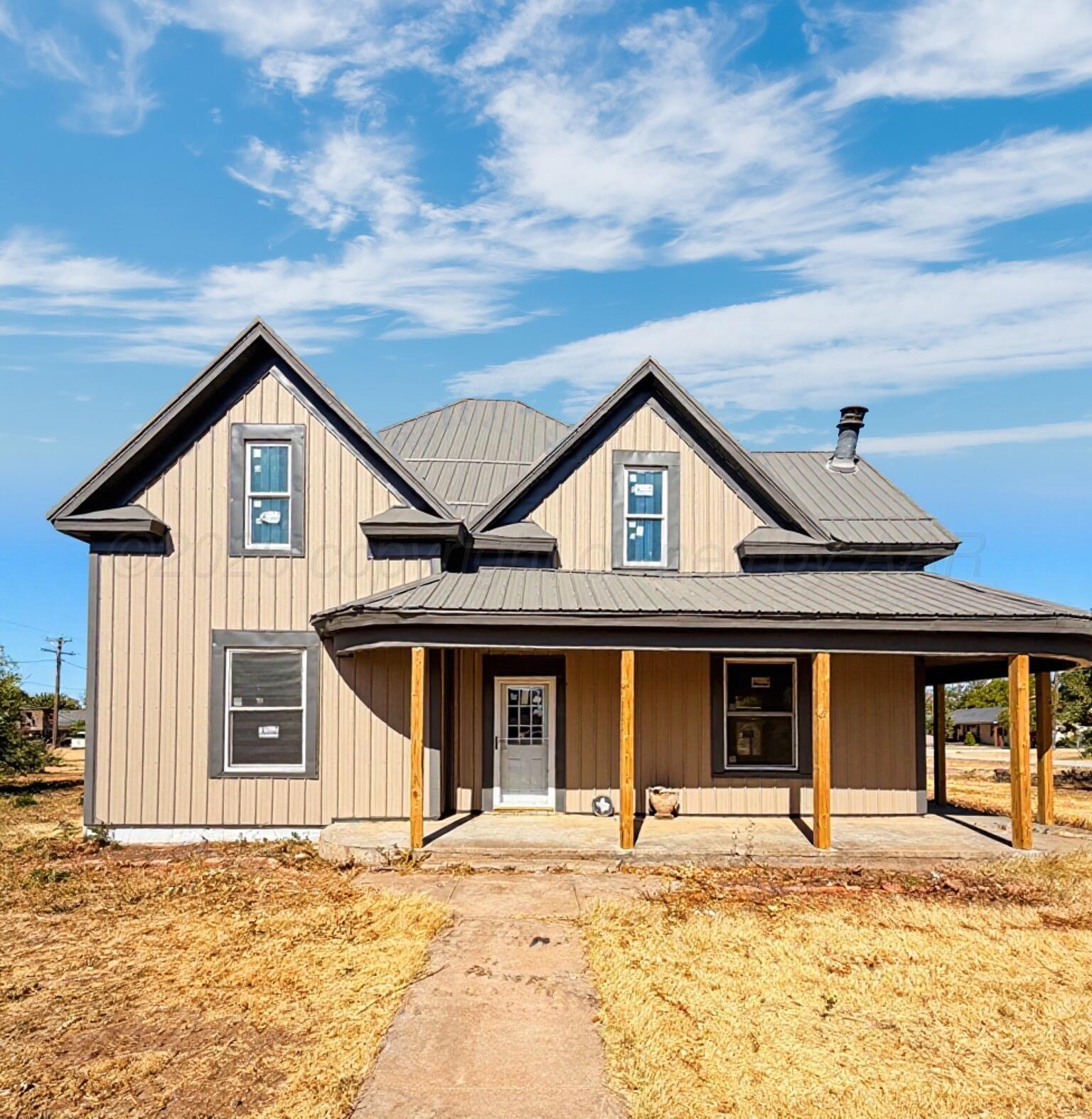200 Pulitzer Street Property Photo 1