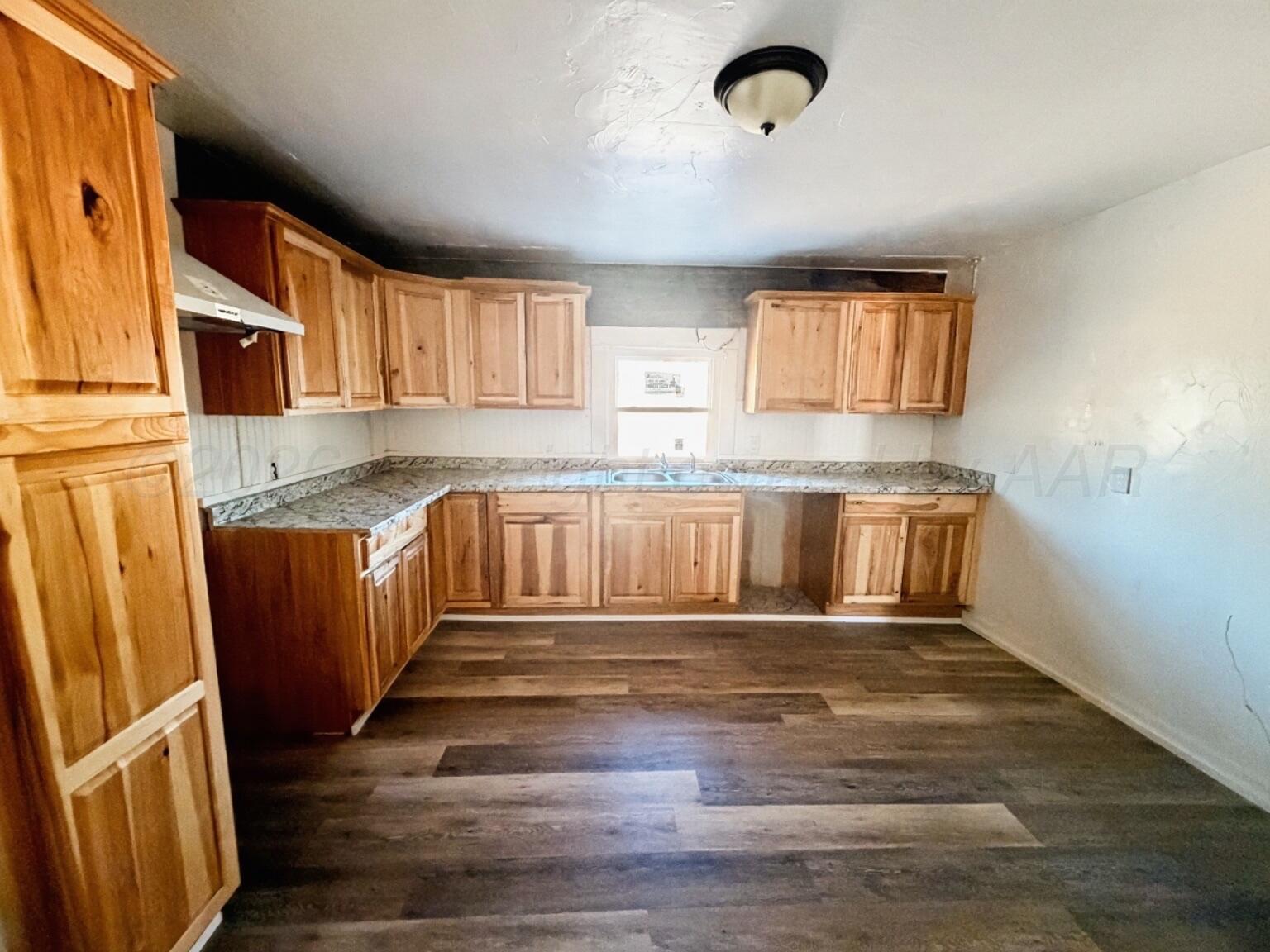 200 Pulitzer Street Property Photo 9