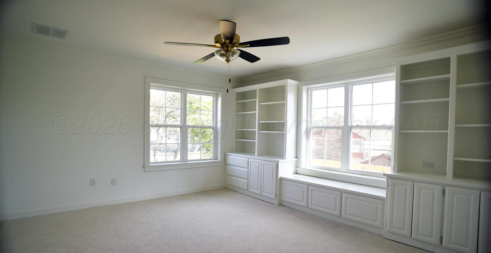 507 Crockett Street Property Photo 15