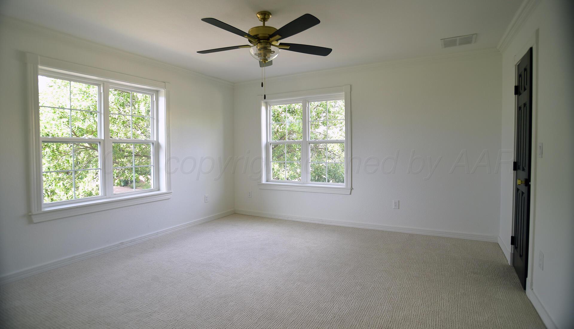 507 Crockett Street Property Photo 16
