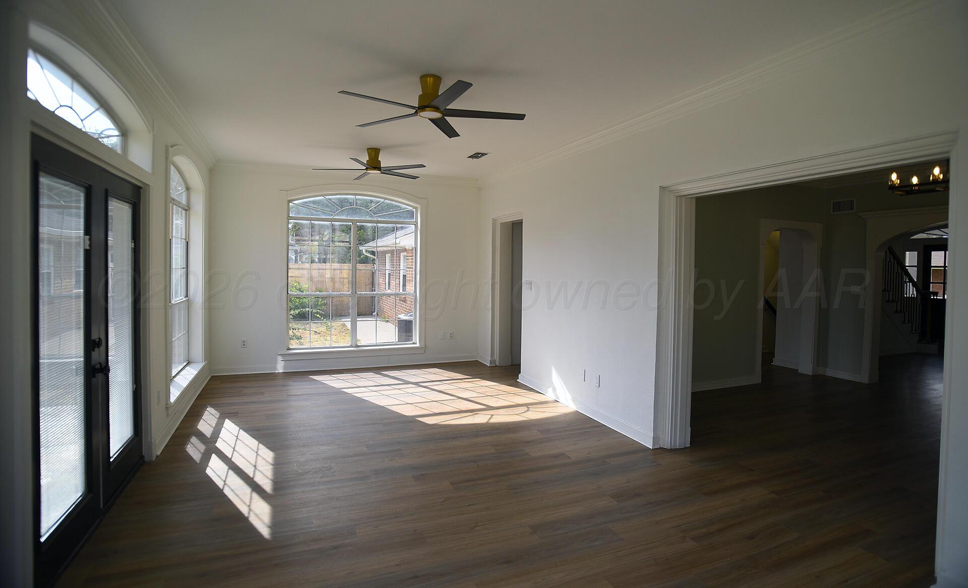 507 Crockett Street Property Photo 24