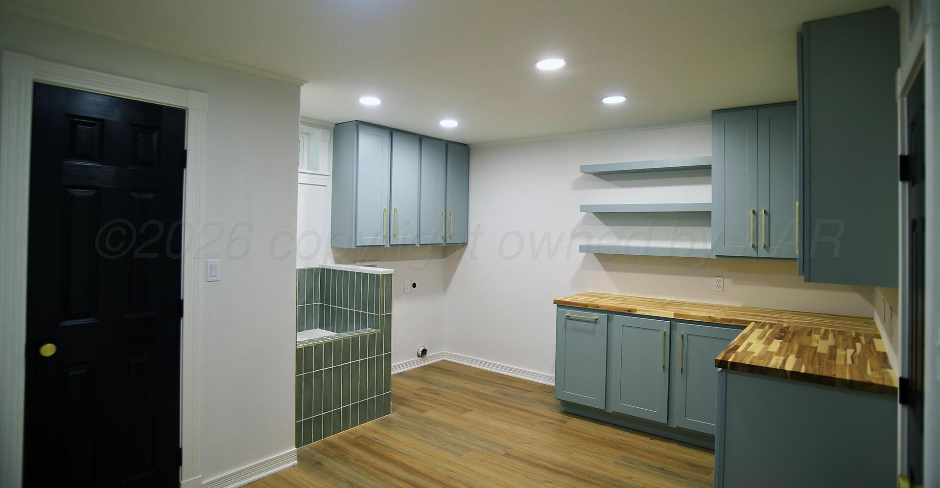 507 Crockett Street Property Photo 29