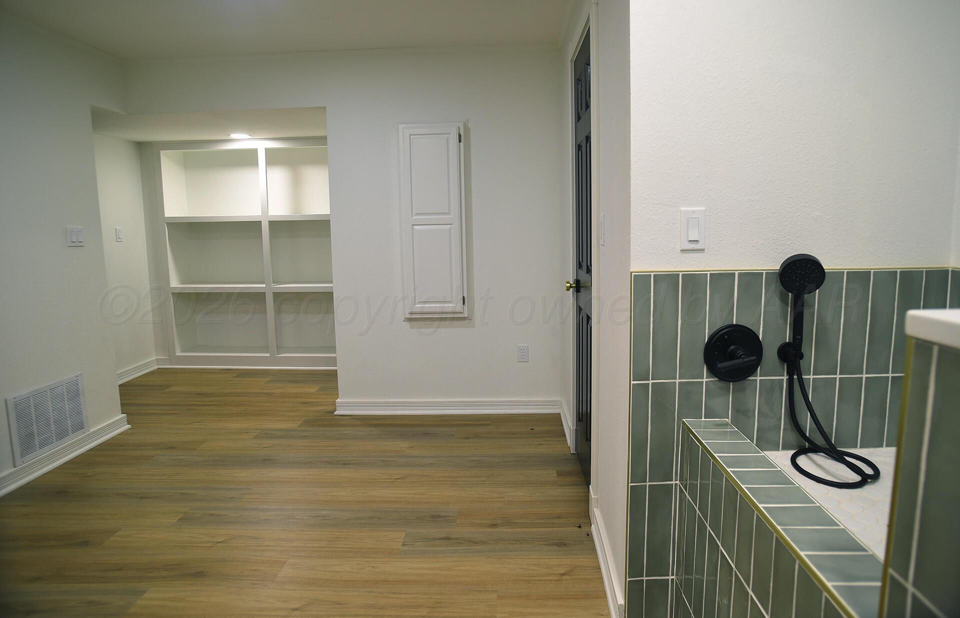 507 Crockett Street Property Photo 32