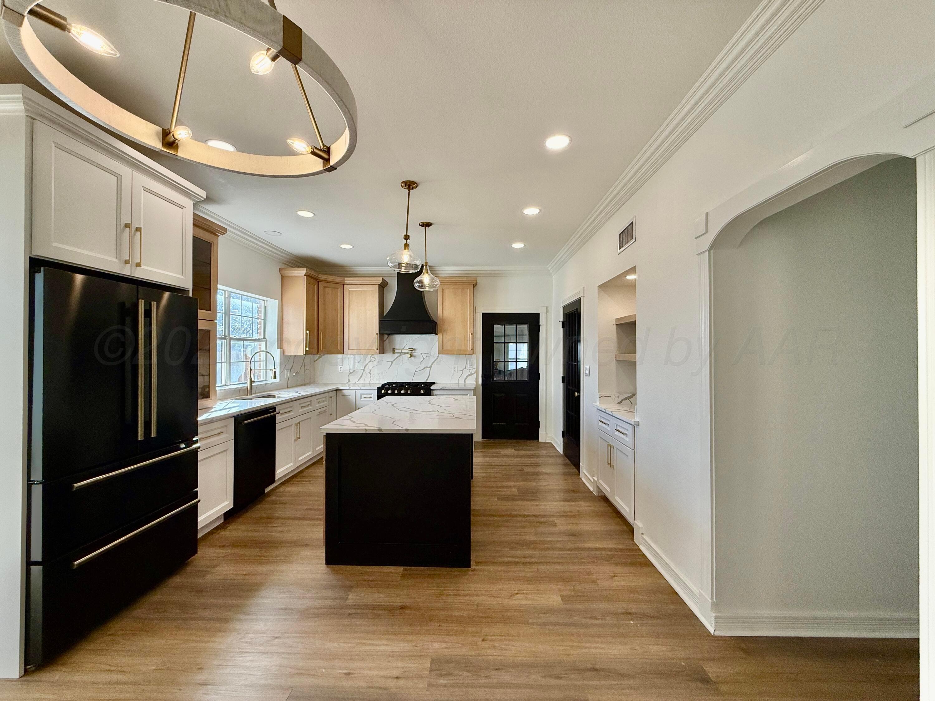507 Crockett Street Property Photo 45