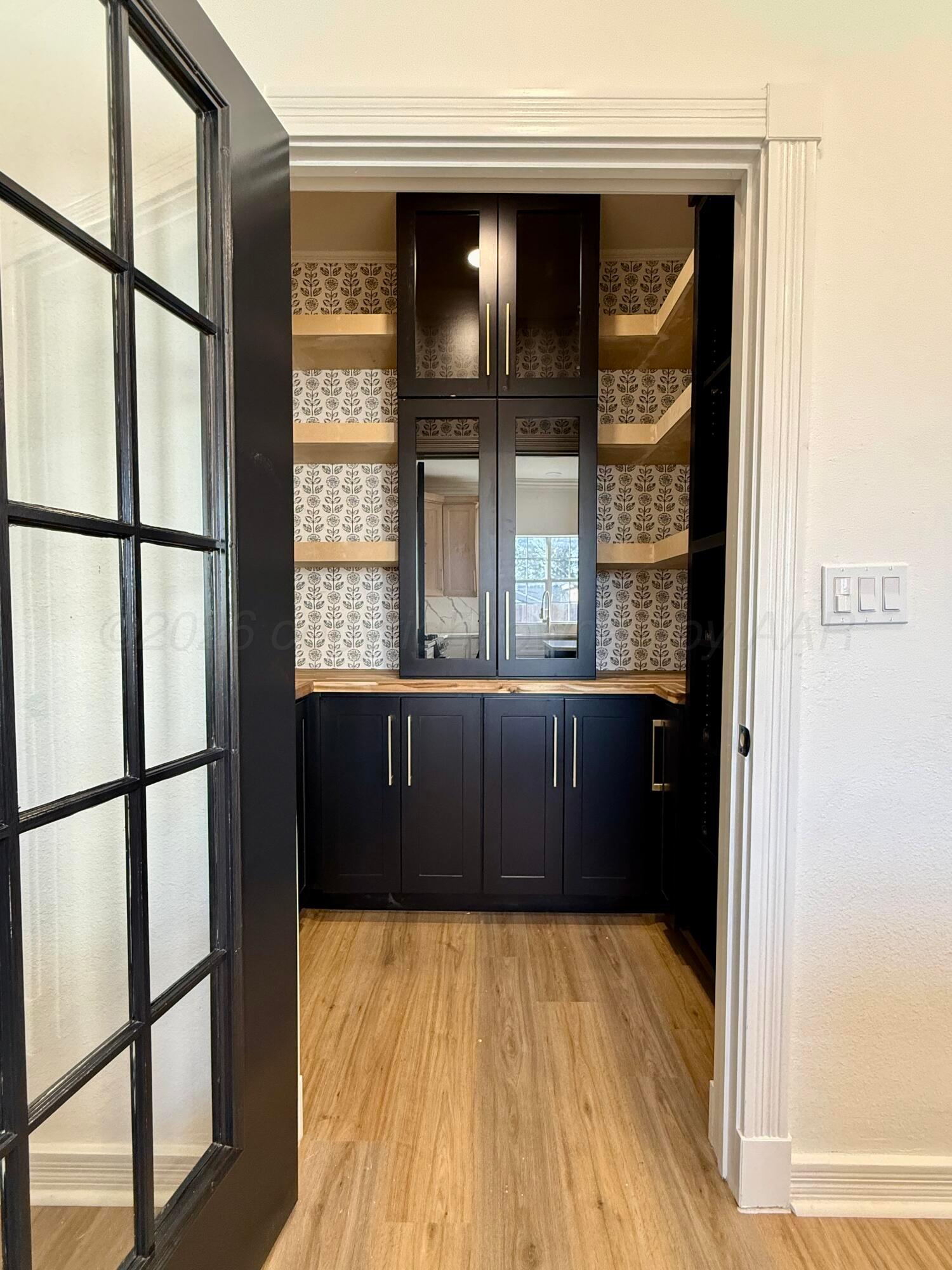 507 Crockett Street Property Photo 49