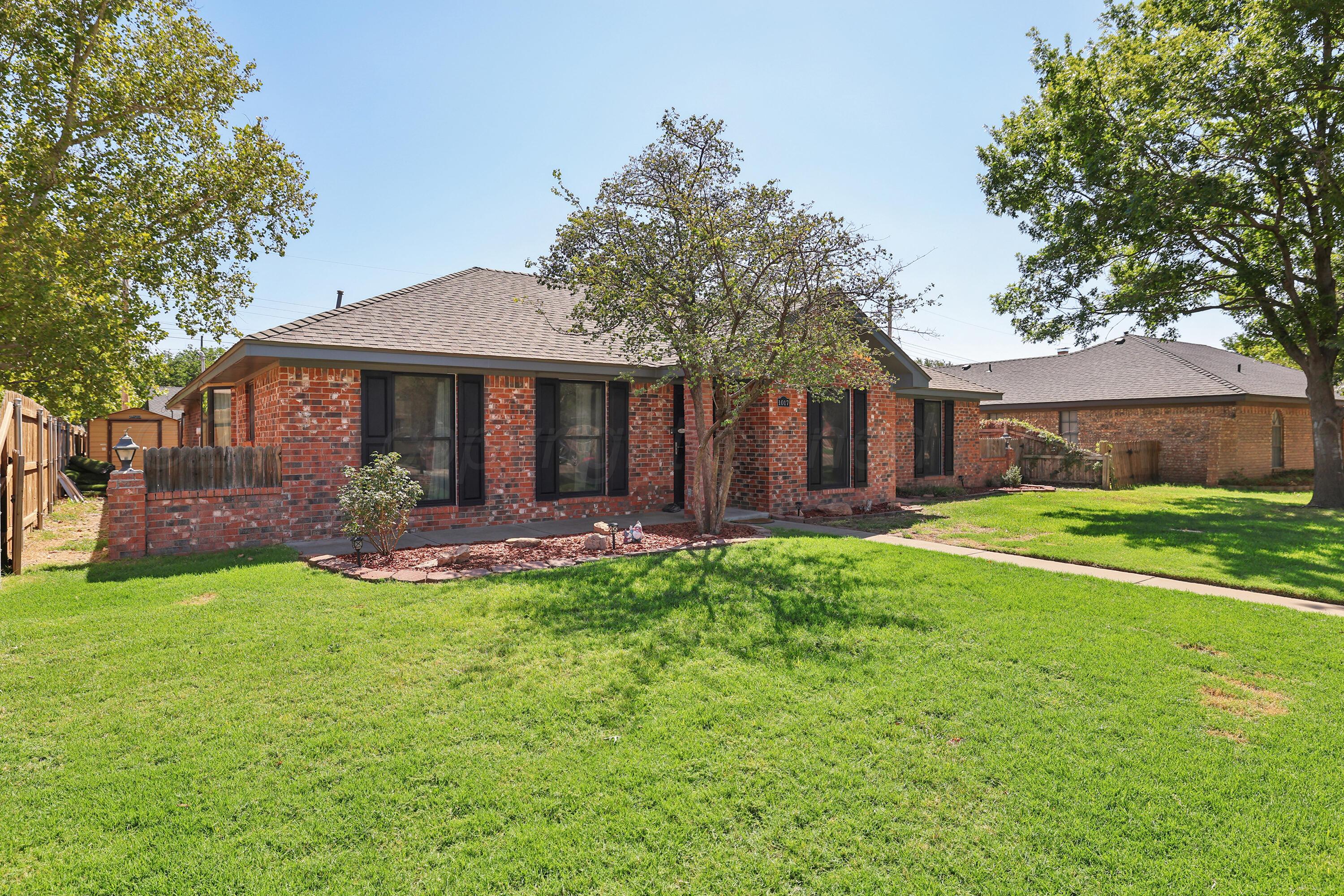 1017 Santa Fe Trail Property Photo 3