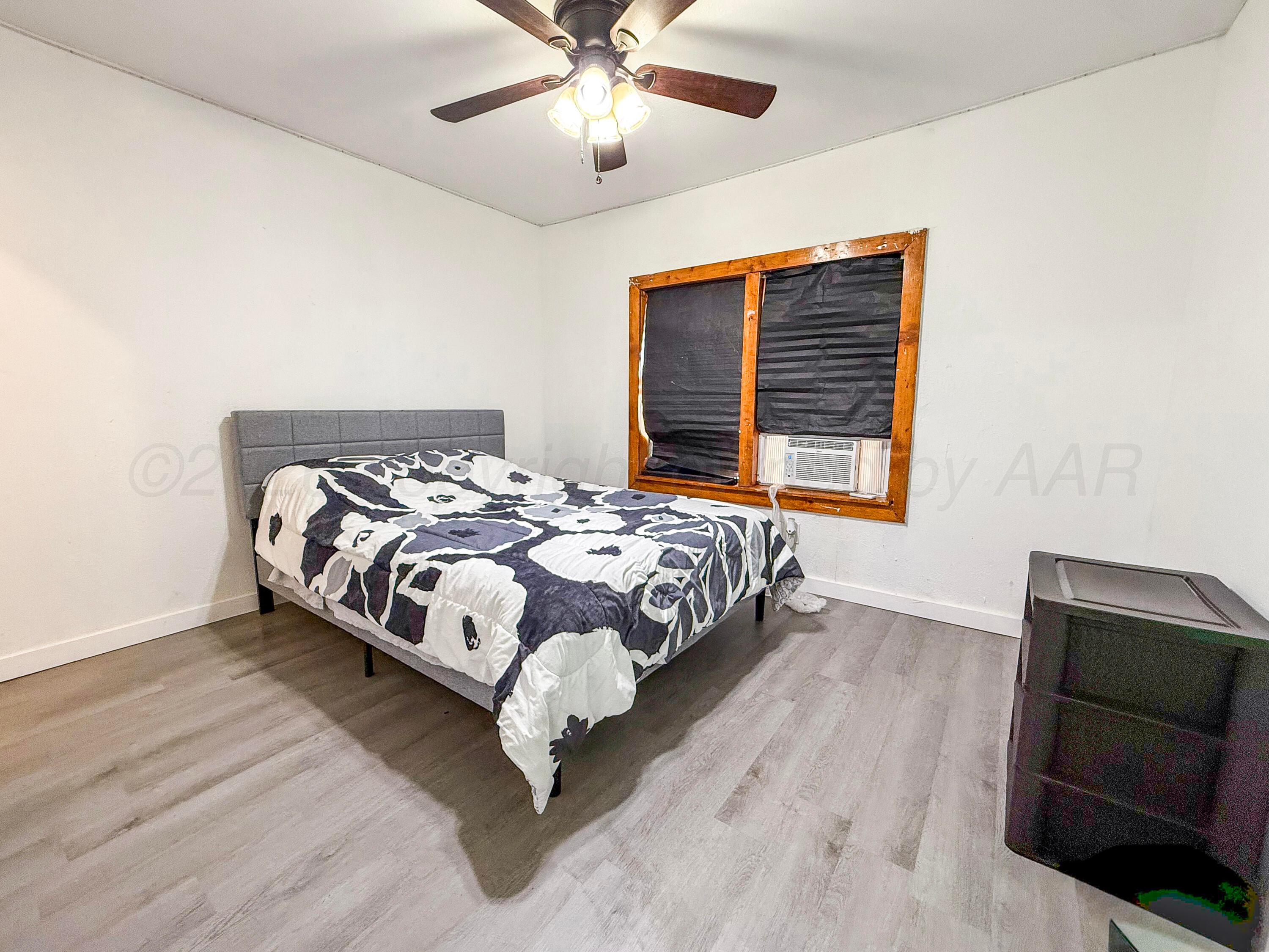 1621 W Dover Street Property Photo 8