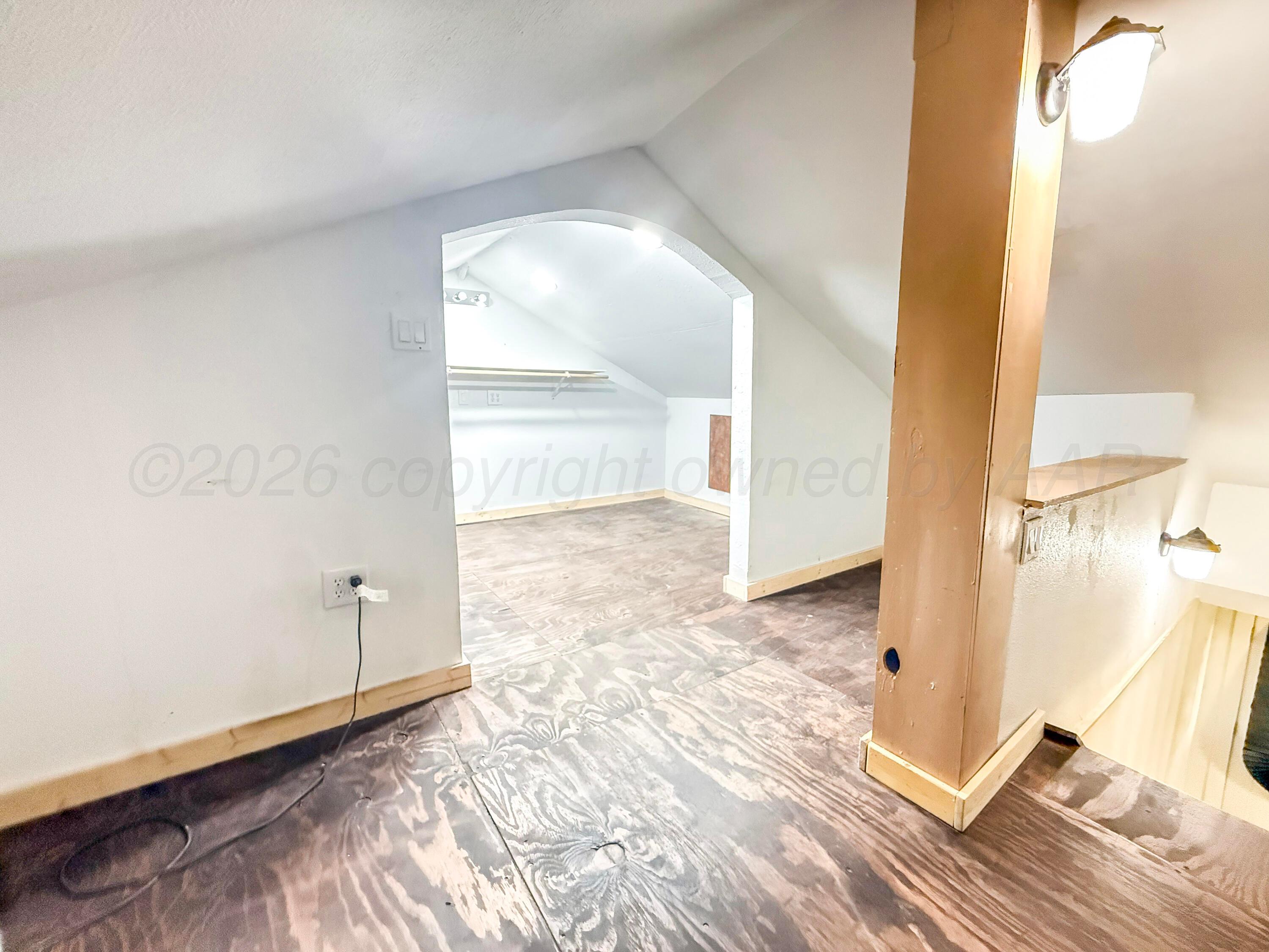 1621 W Dover Street Property Photo 11