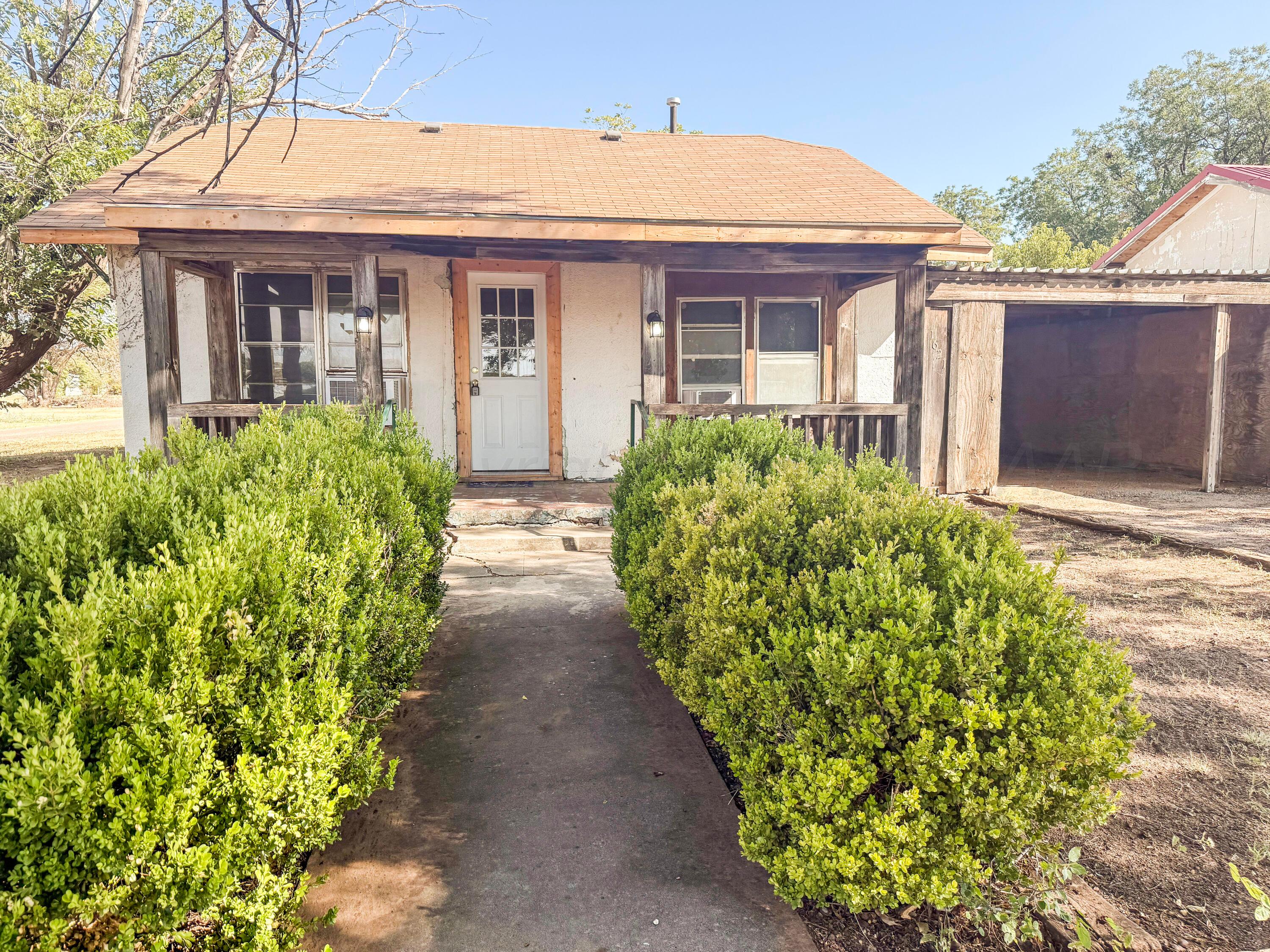 1621 W Dover Street Property Photo 14
