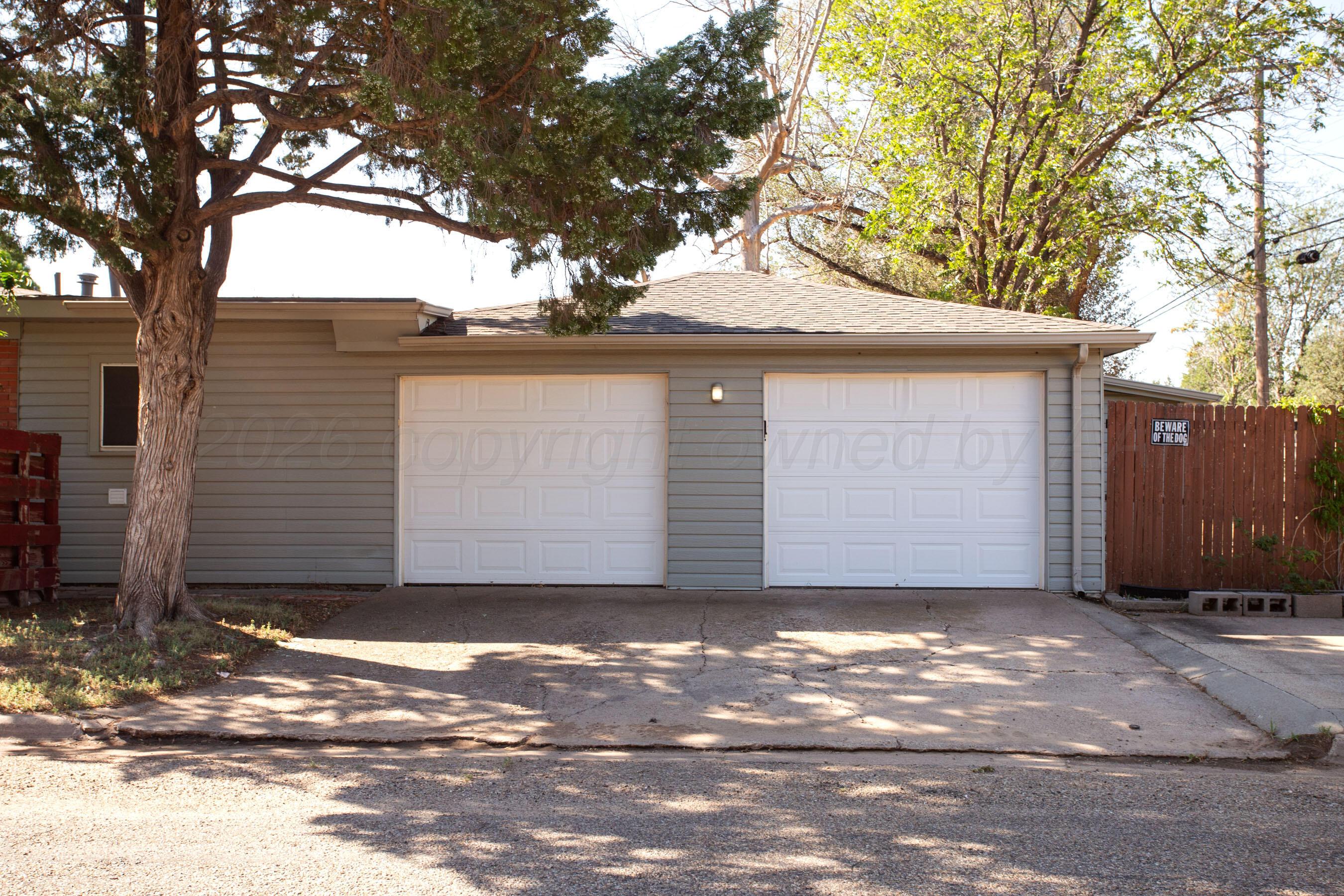 3500 Lynette Drive Property Photo 4
