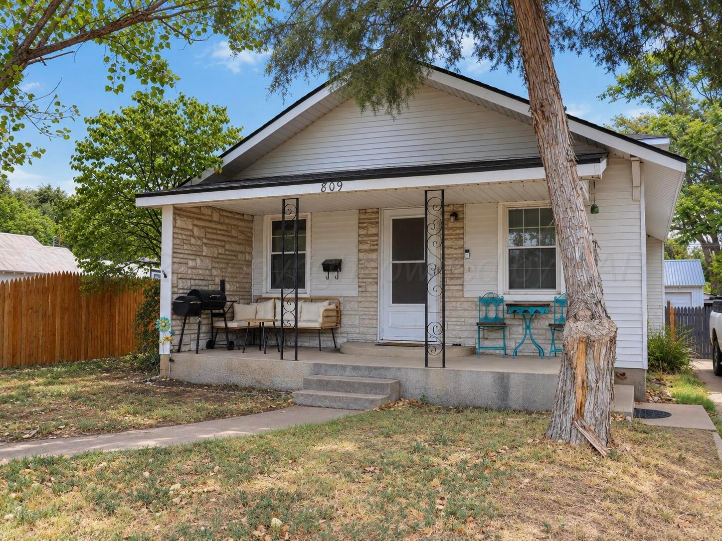 809 Conlen Avenue Property Photo 1